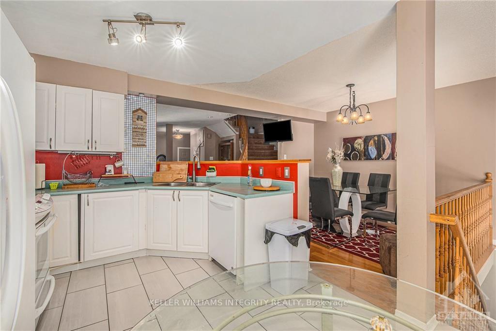 Photo 10 of 429 Wincanton Drive, Ottawa, Chatelaine Village — HOMEH