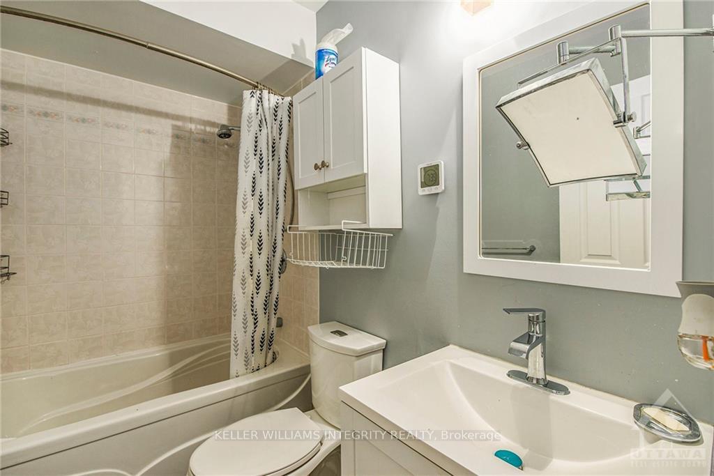 Photo 15 of 429 Wincanton Drive, Ottawa, Chatelaine Village — HOMEH