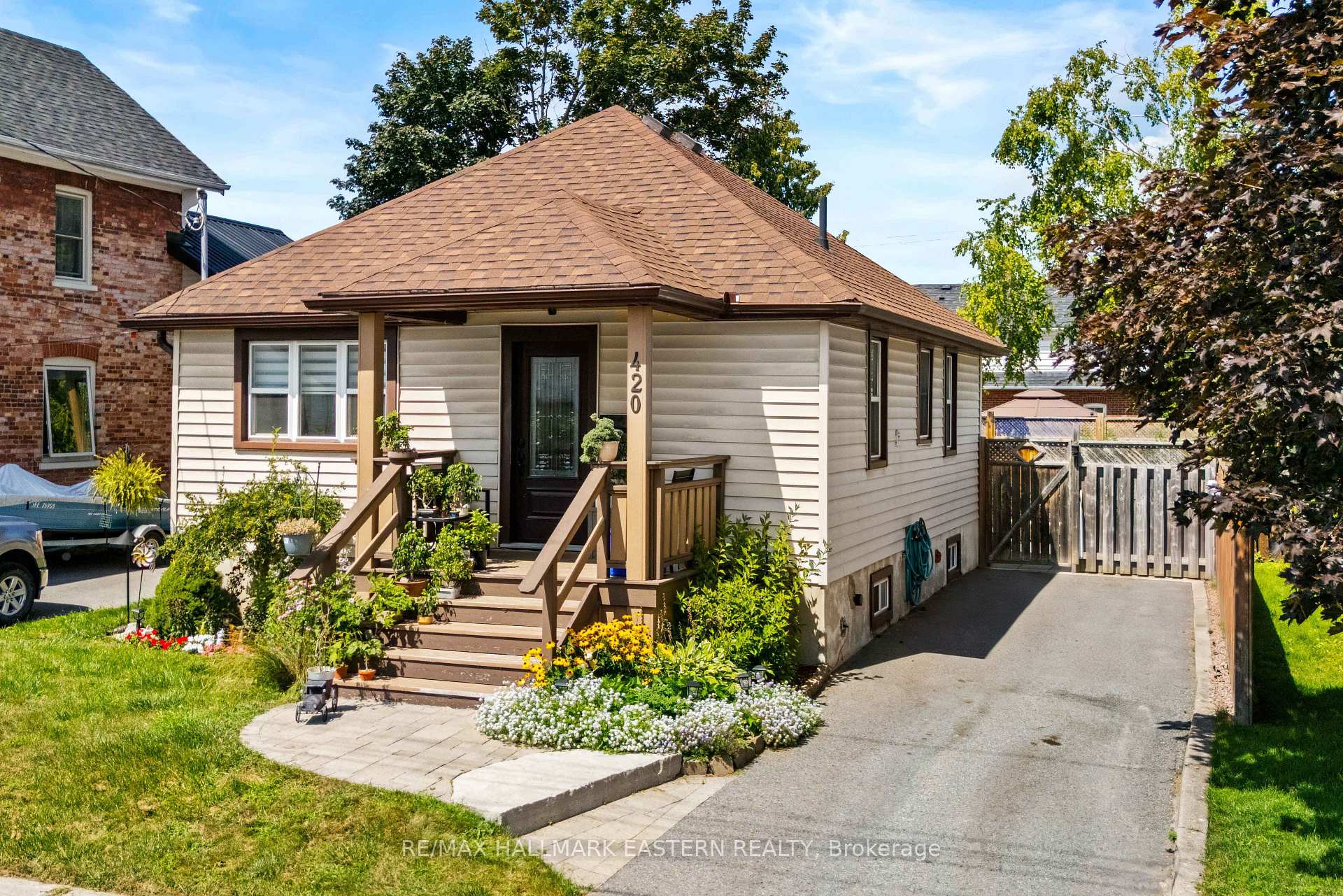 Photo 2 of 420 Edison Avenue, Peterborough, Otonabee Ward 1 — HOMEH