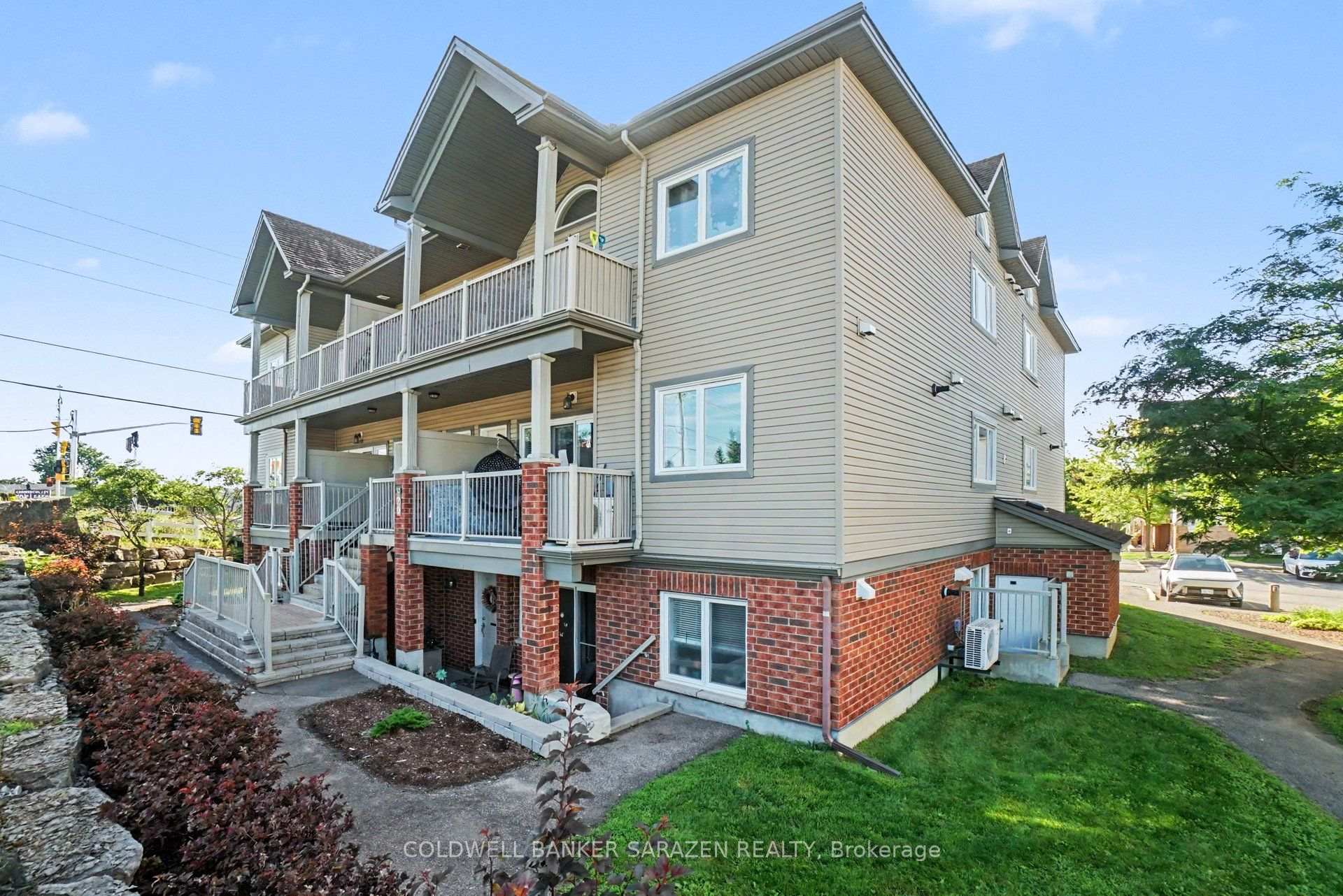 Photo 2 of Unit 28, 920 White Alder Avenue, Ottawa, Blossom Park/Kemp Park/Findlay Creek — HOMEH
