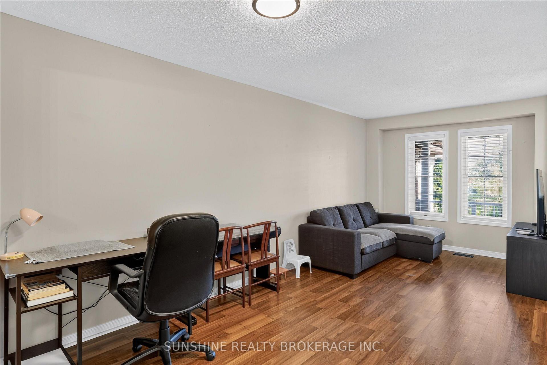 Photo 8 of 254 Tobin Court, Peterborough, Northcrest Ward 5 — HOMEH