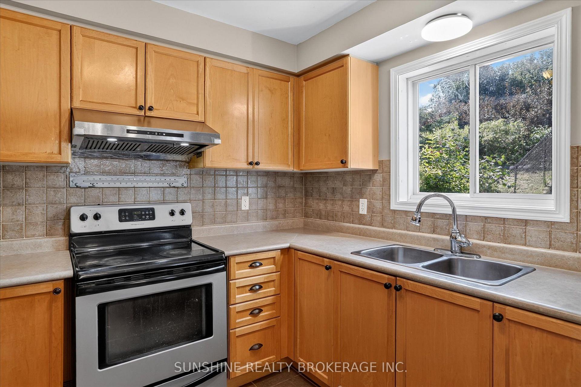 Photo 14 of 254 Tobin Court, Peterborough, Northcrest Ward 5 — HOMEH