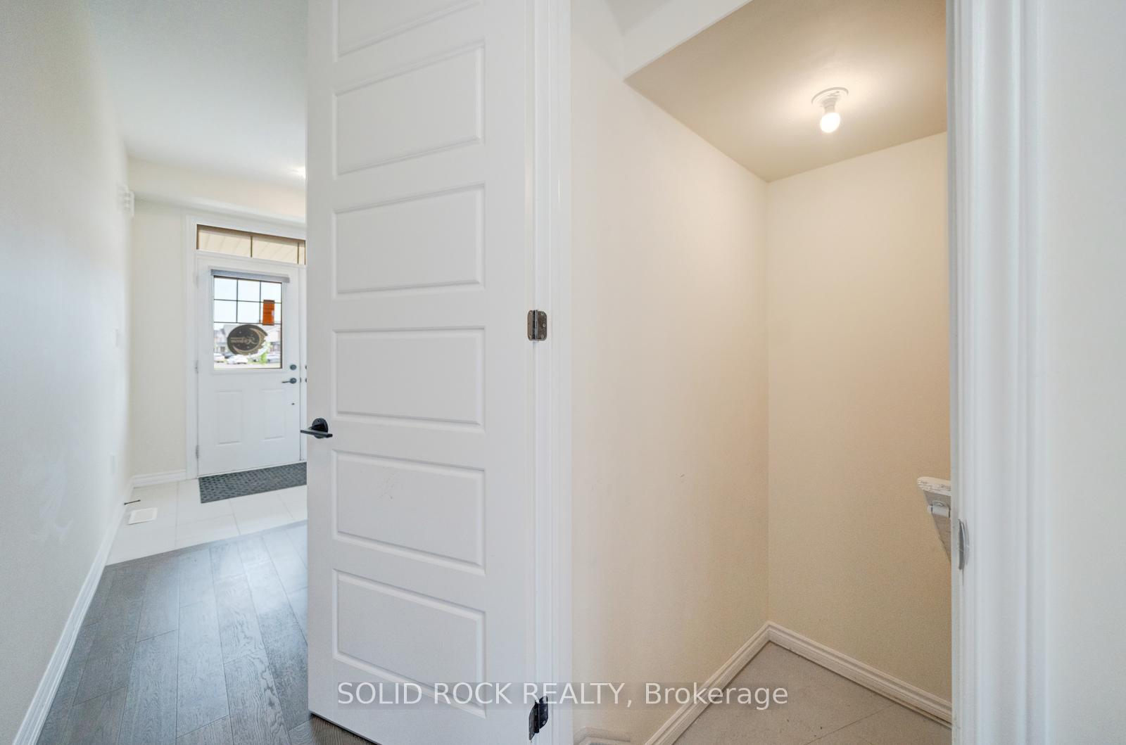 Photo 5 of 305 Vanilla Trail, Thorold, Rolling Meadows — HOMEH
