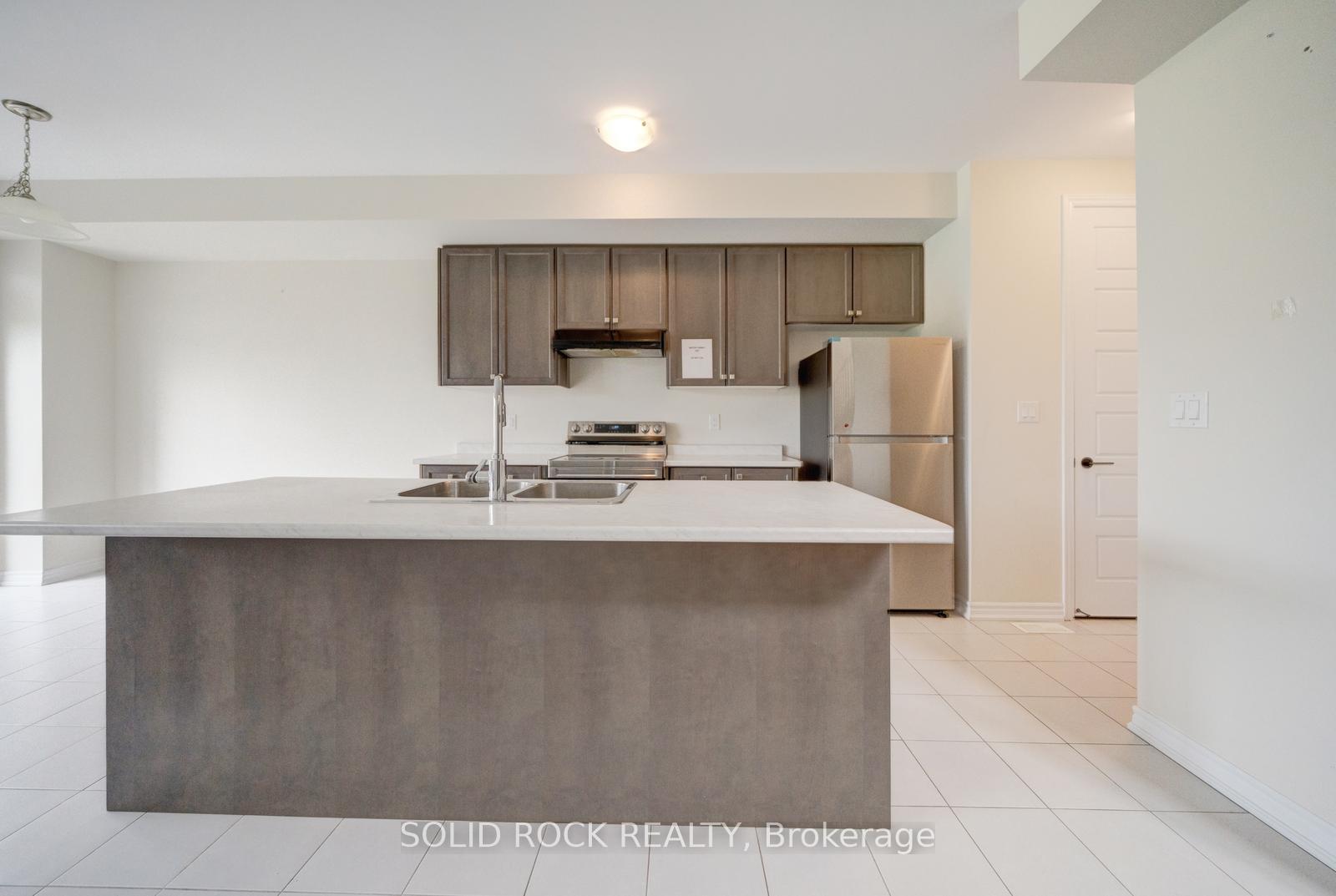 Photo 9 of 305 Vanilla Trail, Thorold, Rolling Meadows — HOMEH