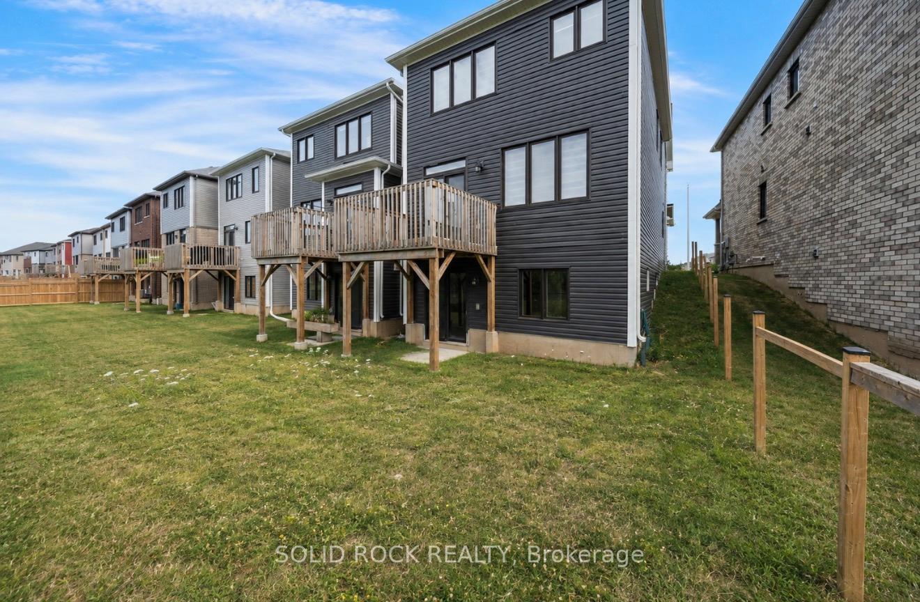 Photo 38 of 305 Vanilla Trail, Thorold, Rolling Meadows — HOMEH