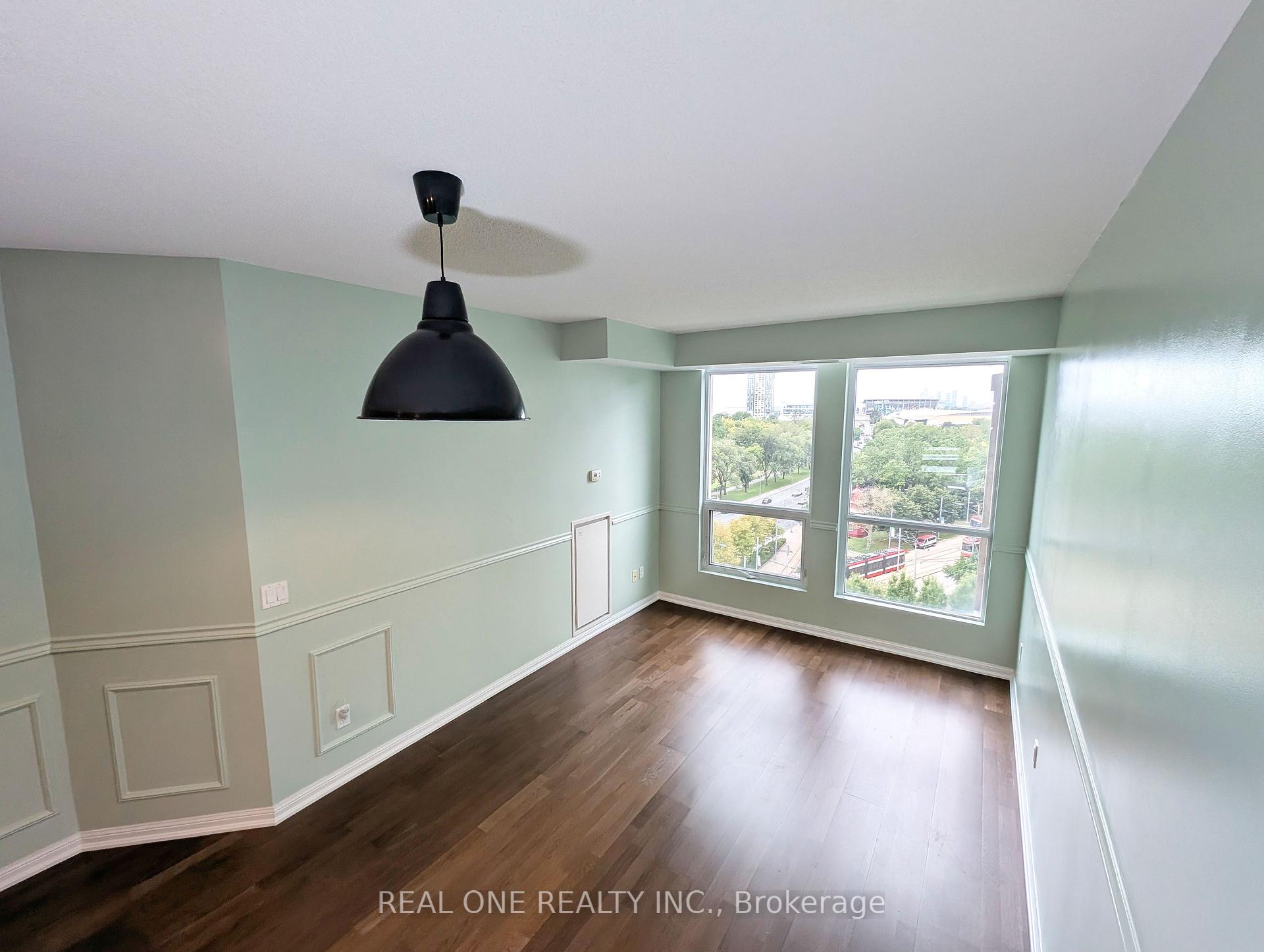 Photo 2 of Unit 1015, 628 Fleet Street, Toronto, Niagara — HOMEH