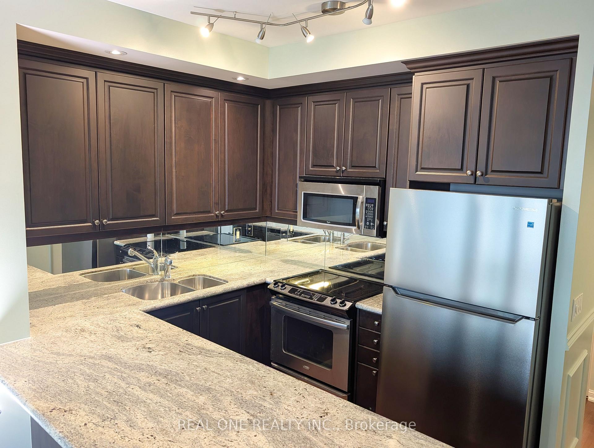 Photo 3 of Unit 1015, 628 Fleet Street, Toronto, Niagara — HOMEH