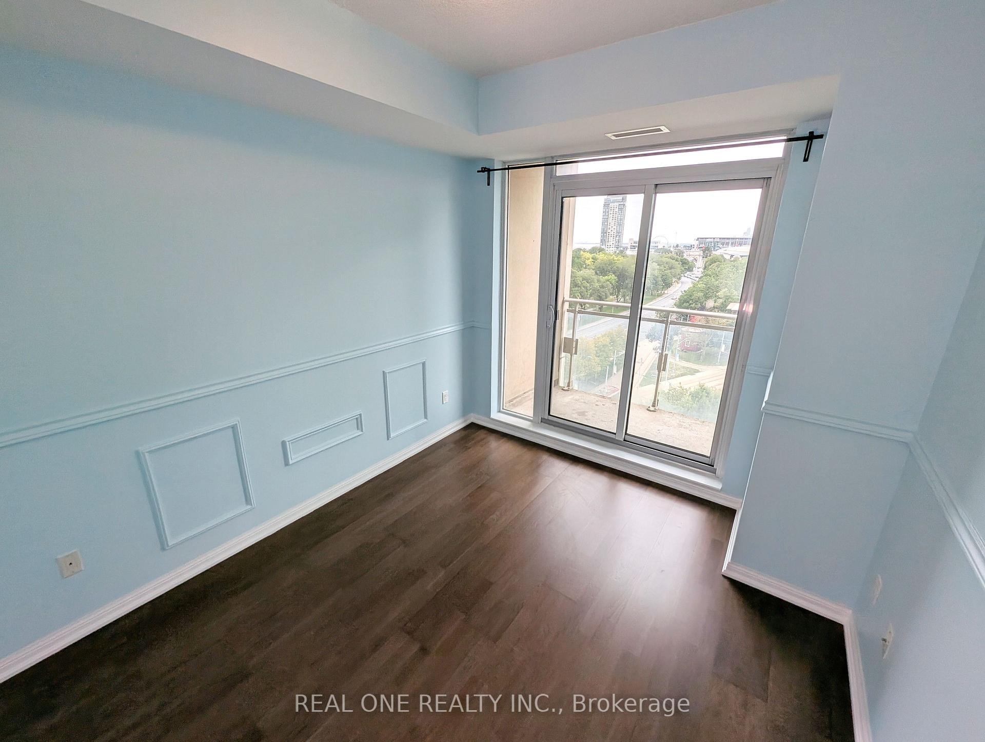 Photo 5 of Unit 1015, 628 Fleet Street, Toronto, Niagara — HOMEH