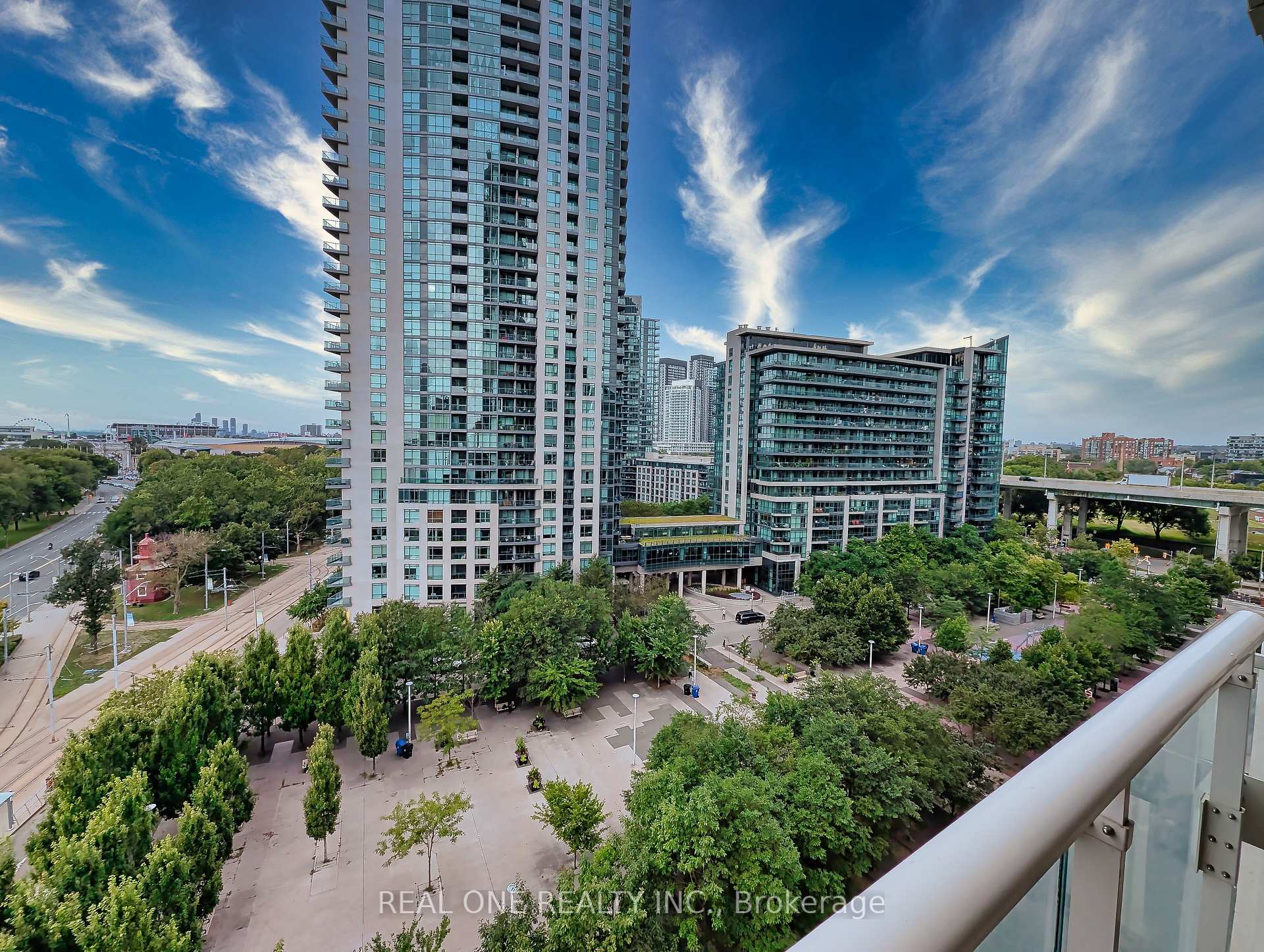Photo 9 of Unit 1015, 628 Fleet Street, Toronto, Niagara — HOMEH