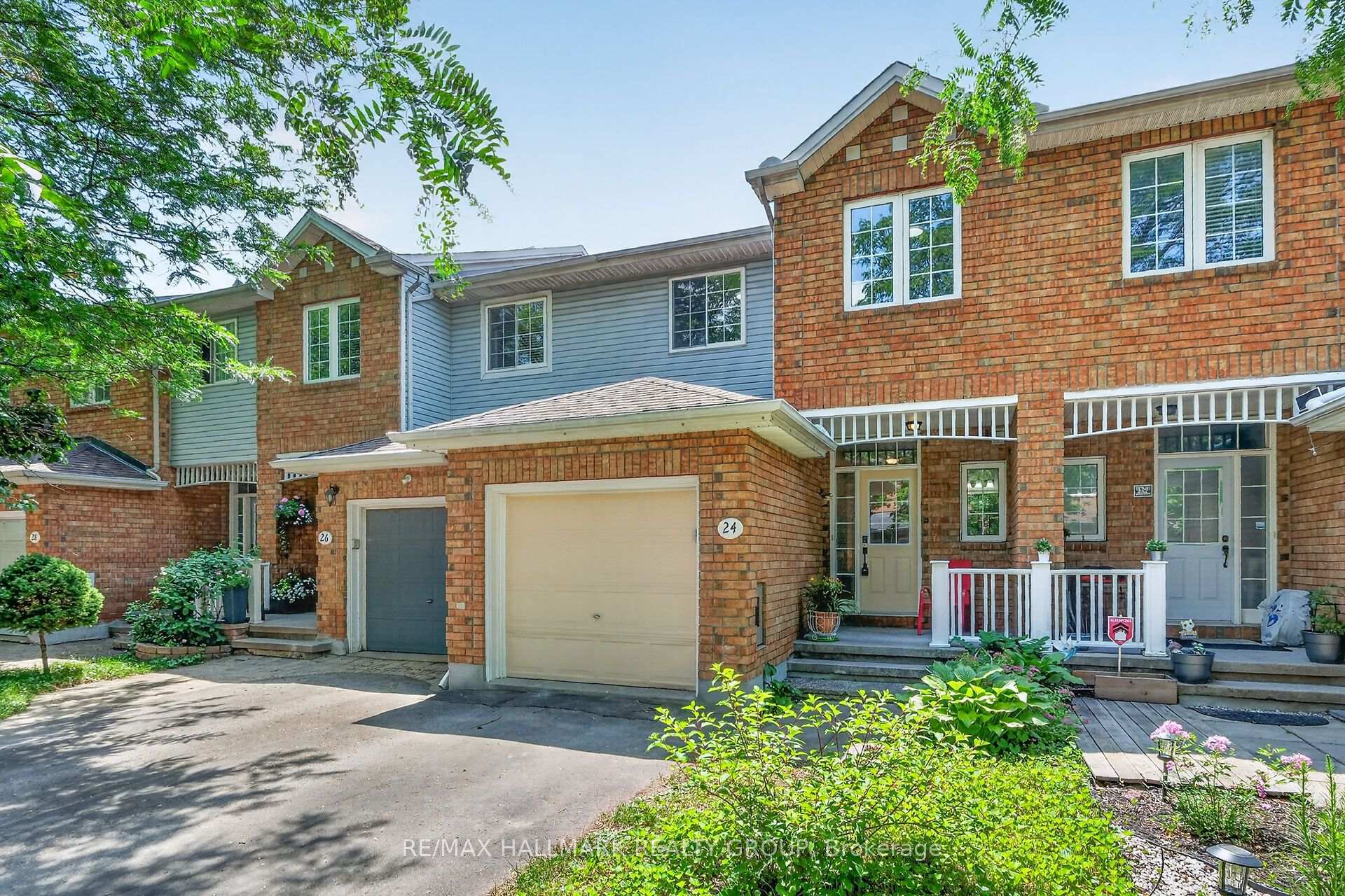 Photo 2 of 24 Gray Crescent, Ottawa, Kanata - Beaverbrook — HOMEH