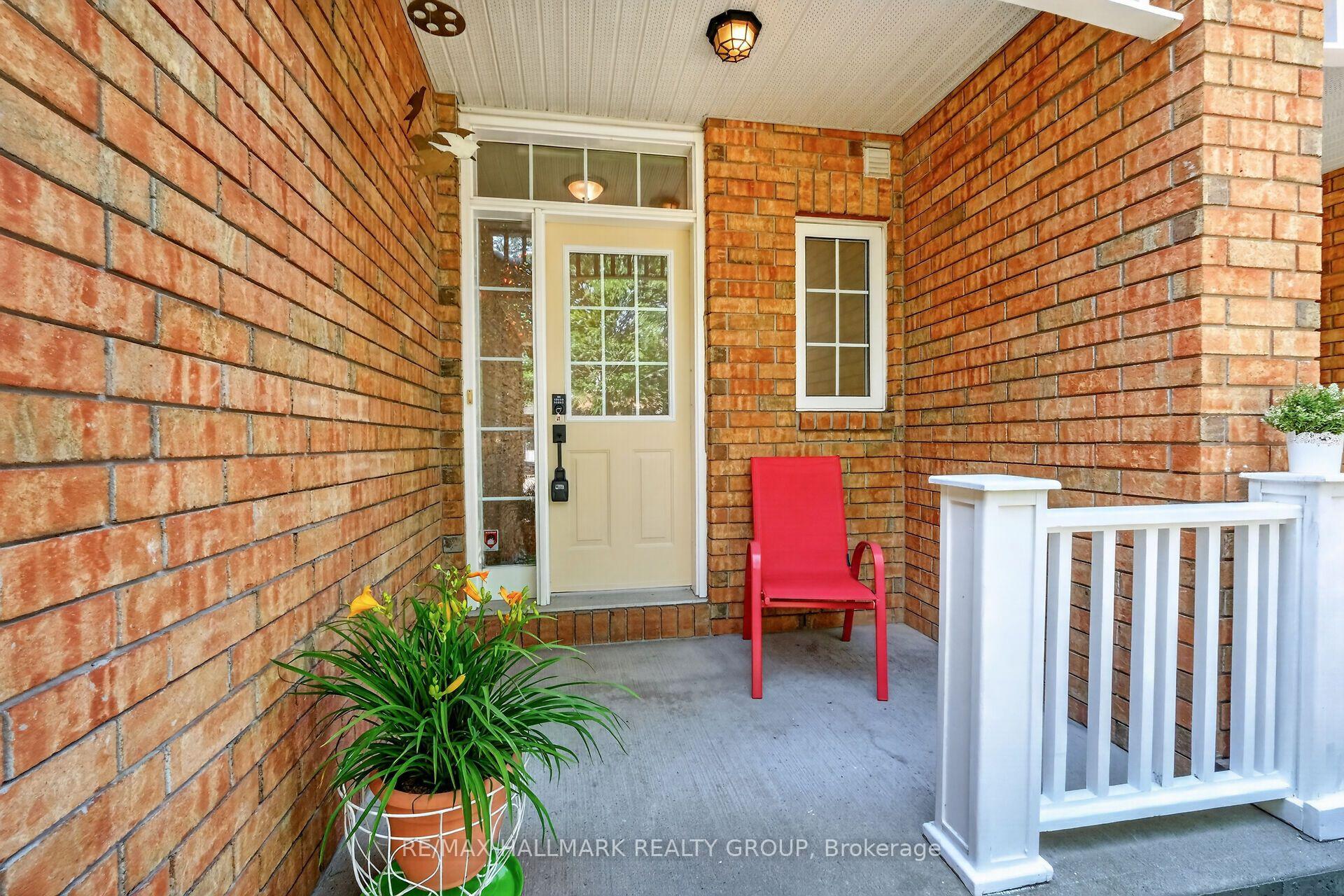 Photo 3 of 24 Gray Crescent, Ottawa, Kanata - Beaverbrook — HOMEH