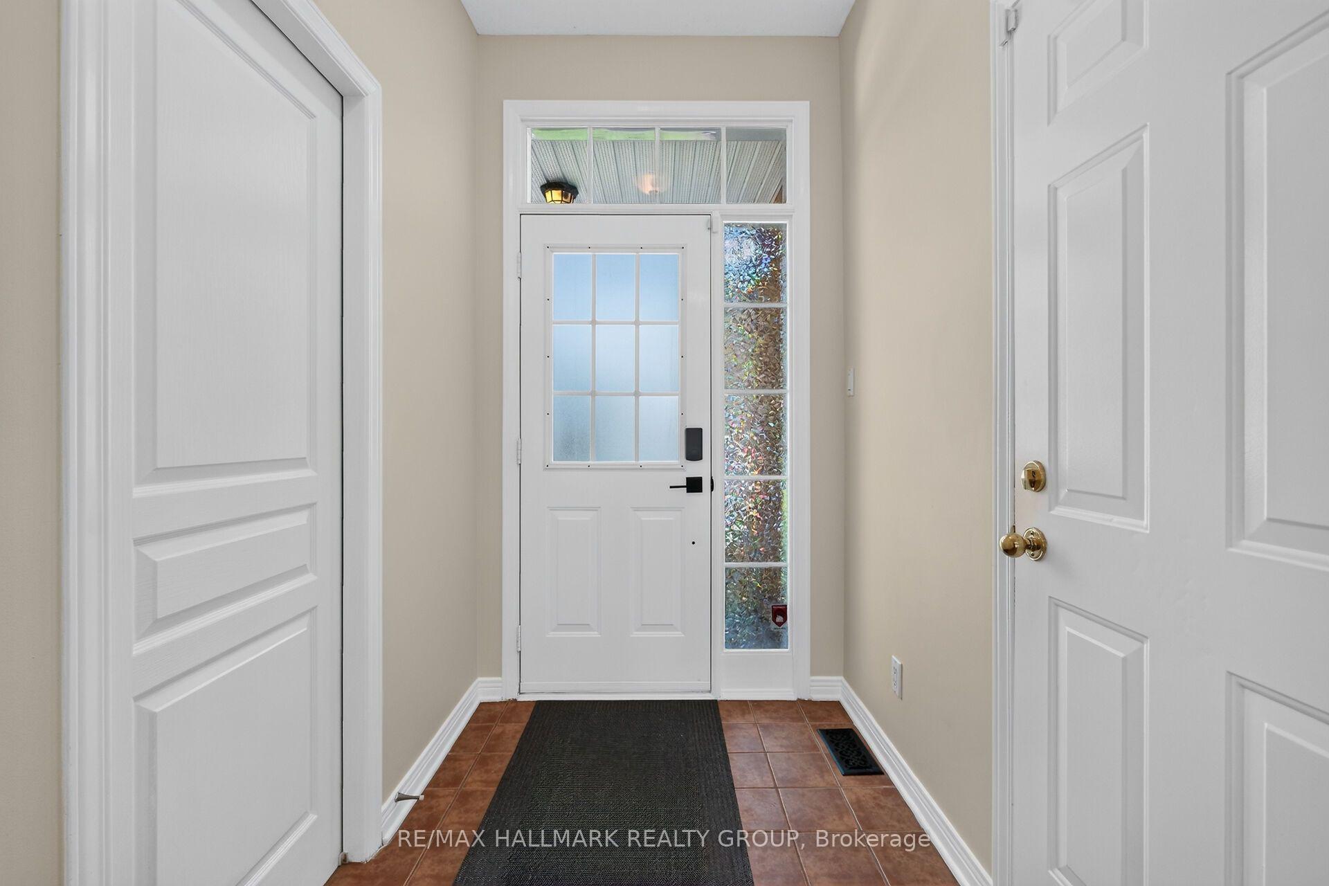 Photo 4 of 24 Gray Crescent, Ottawa, Kanata - Beaverbrook — HOMEH