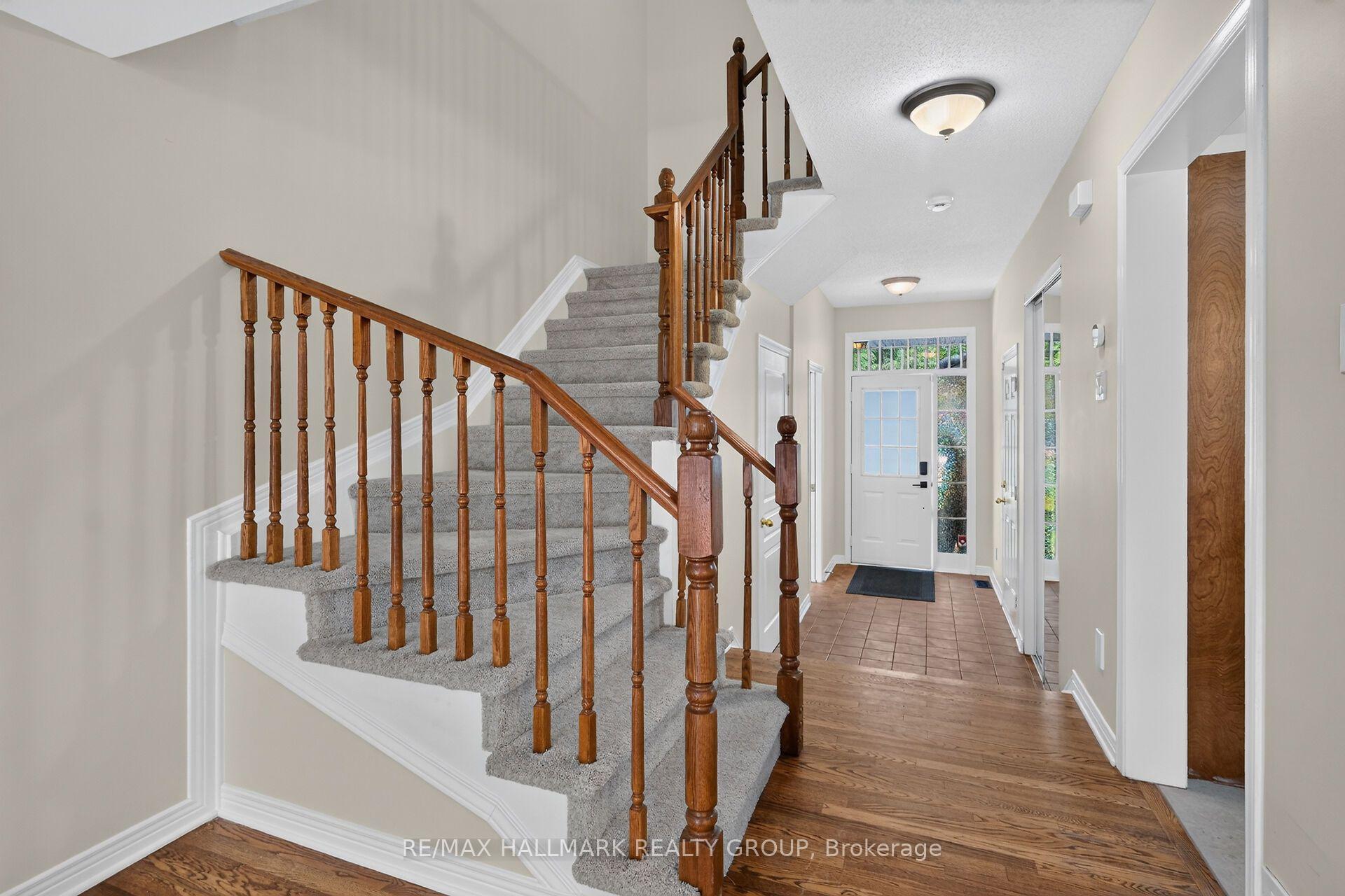 Photo 5 of 24 Gray Crescent, Ottawa, Kanata - Beaverbrook — HOMEH