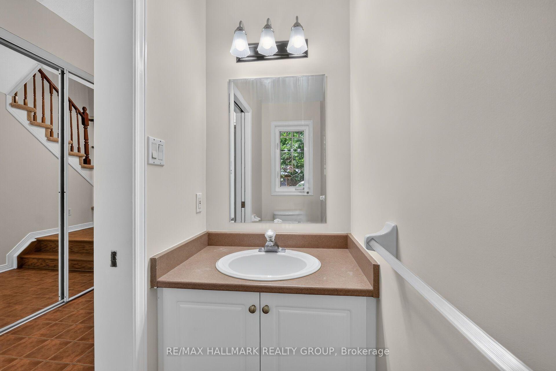 Photo 6 of 24 Gray Crescent, Ottawa, Kanata - Beaverbrook — HOMEH