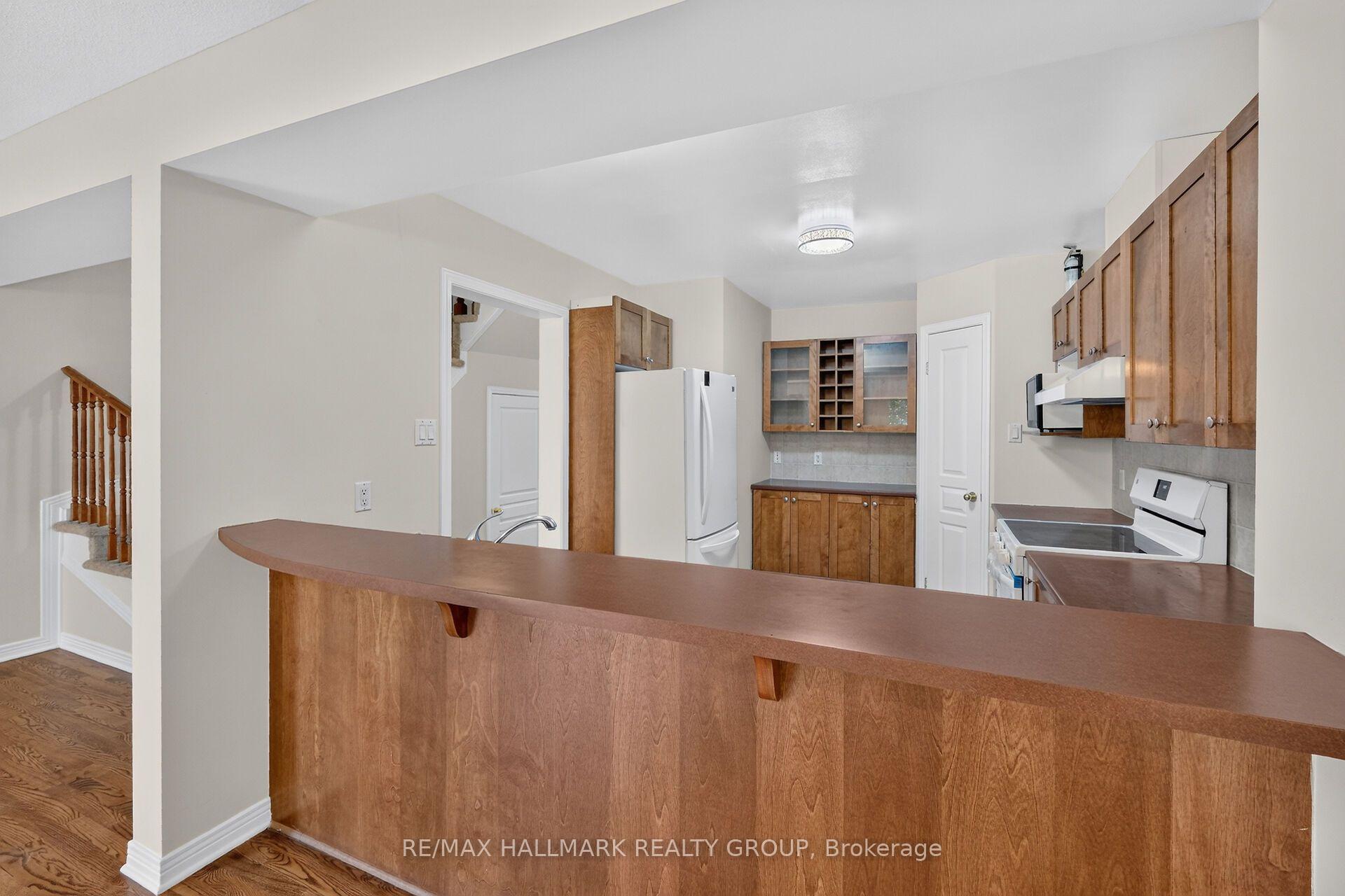 Photo 9 of 24 Gray Crescent, Ottawa, Kanata - Beaverbrook — HOMEH