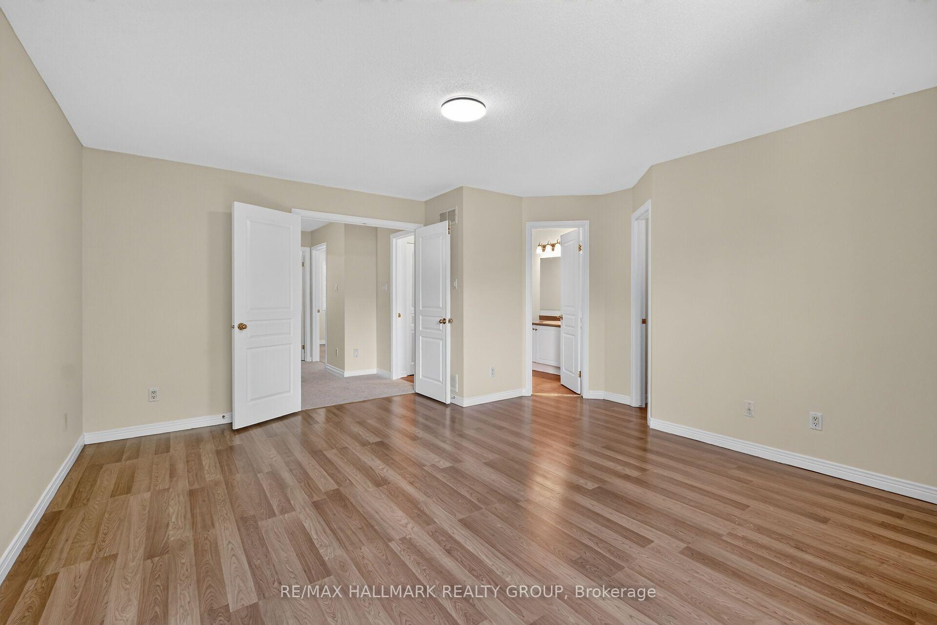 Photo 18 of 24 Gray Crescent, Ottawa, Kanata - Beaverbrook — HOMEH