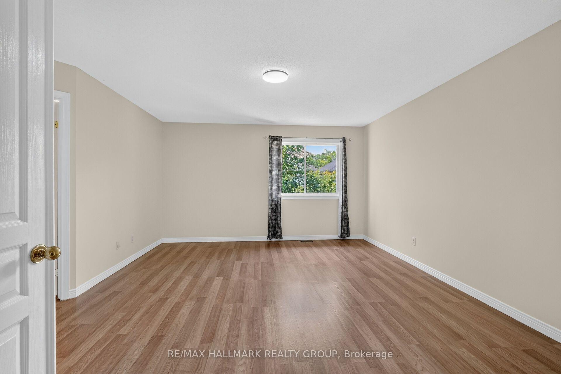 Photo 23 of 24 Gray Crescent, Ottawa, Kanata - Beaverbrook — HOMEH