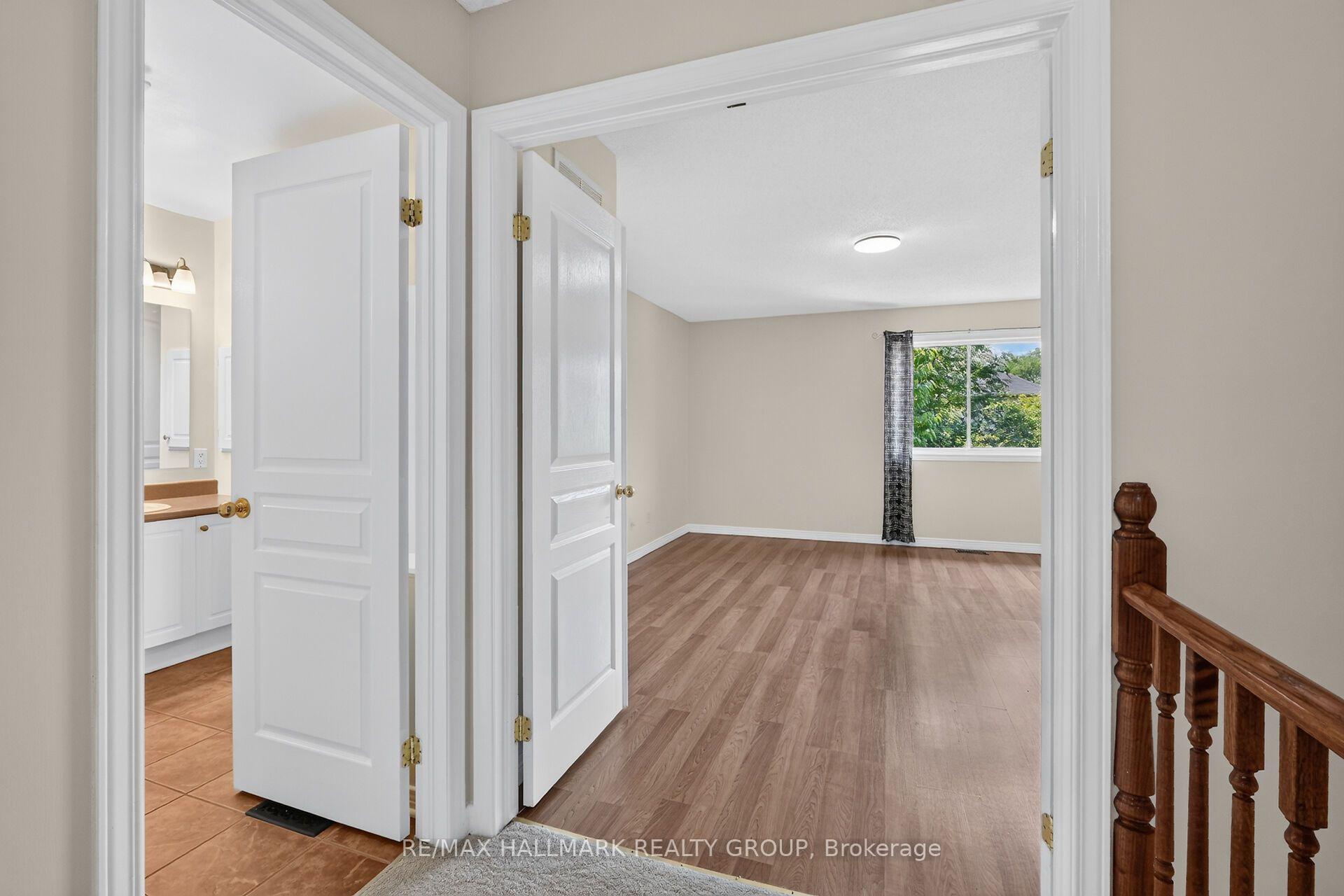 Photo 25 of 24 Gray Crescent, Ottawa, Kanata - Beaverbrook — HOMEH