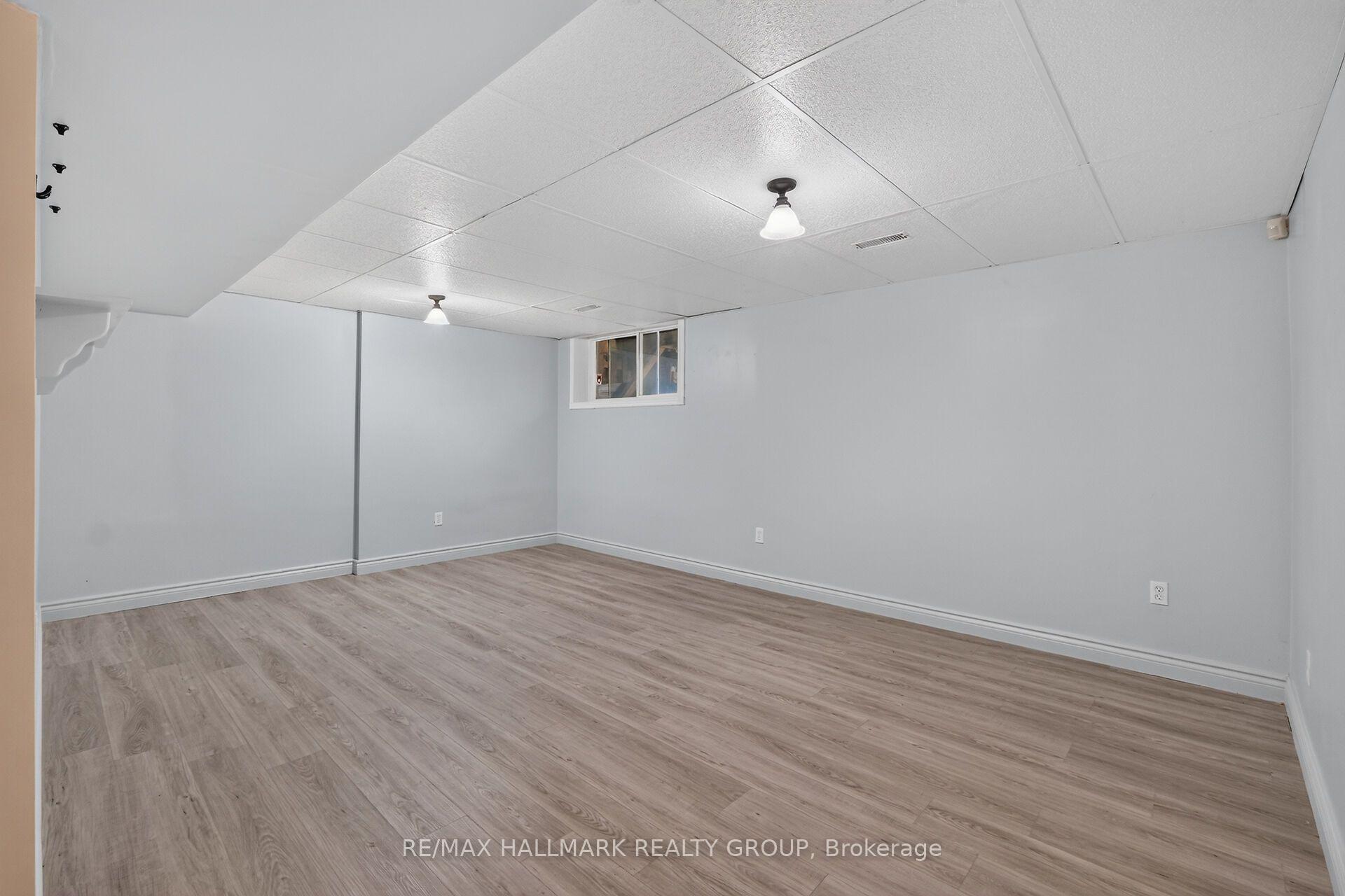 Photo 27 of 24 Gray Crescent, Ottawa, Kanata - Beaverbrook — HOMEH
