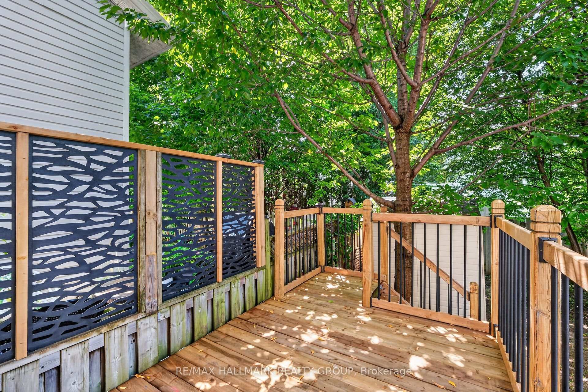 Photo 31 of 24 Gray Crescent, Ottawa, Kanata - Beaverbrook — HOMEH