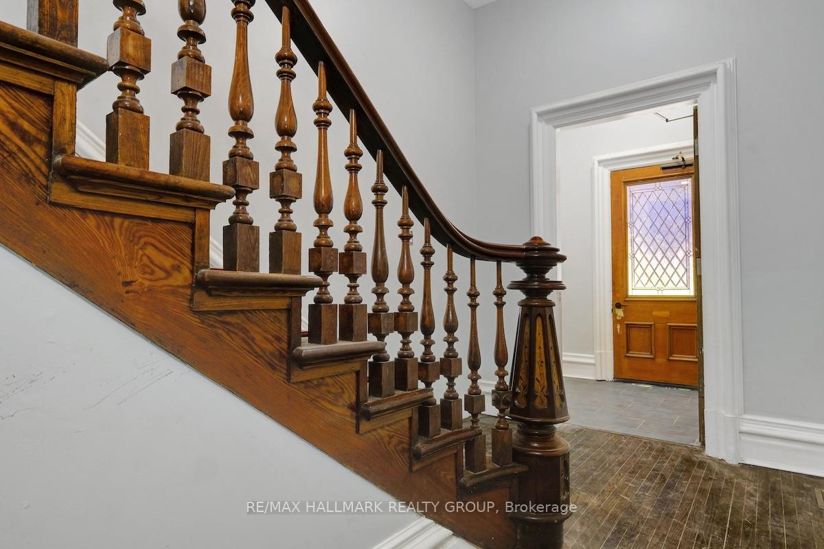 Photo 3 of 460 Wilbrod Street, Ottawa, Sandy Hill — HOMEH