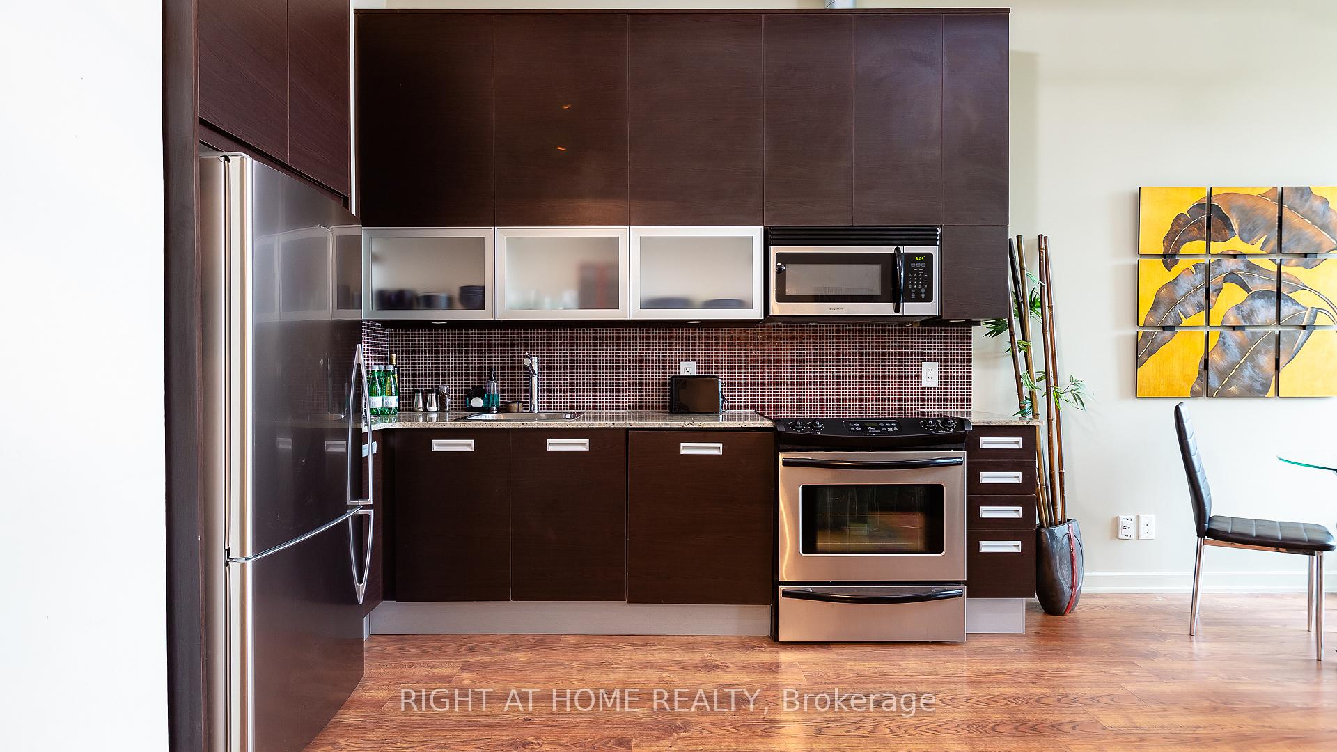 Photo 7 of Unit 314, 380 Macpherson Avenue, Toronto, Casa Loma — HOMEH