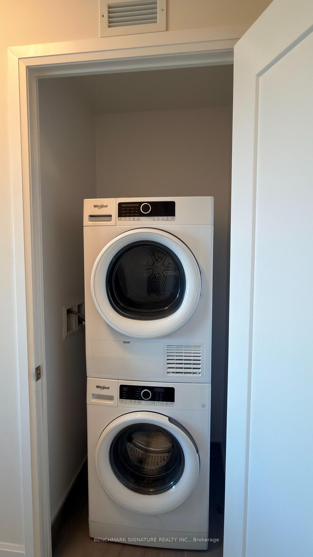 Photo 5 of Unit 908, 38 Water Walk Drive, Markham, Unionville — HOMEH