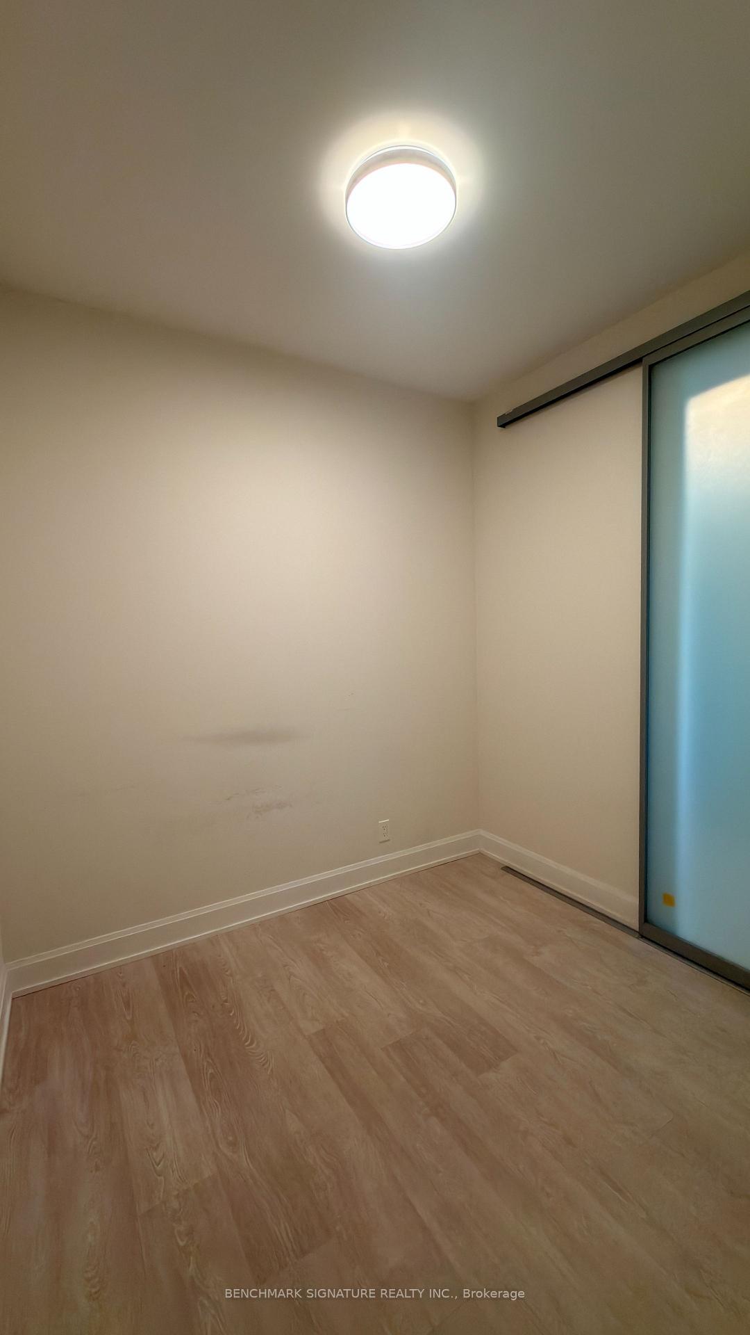 Photo 6 of Unit 908, 38 Water Walk Drive, Markham, Unionville — HOMEH