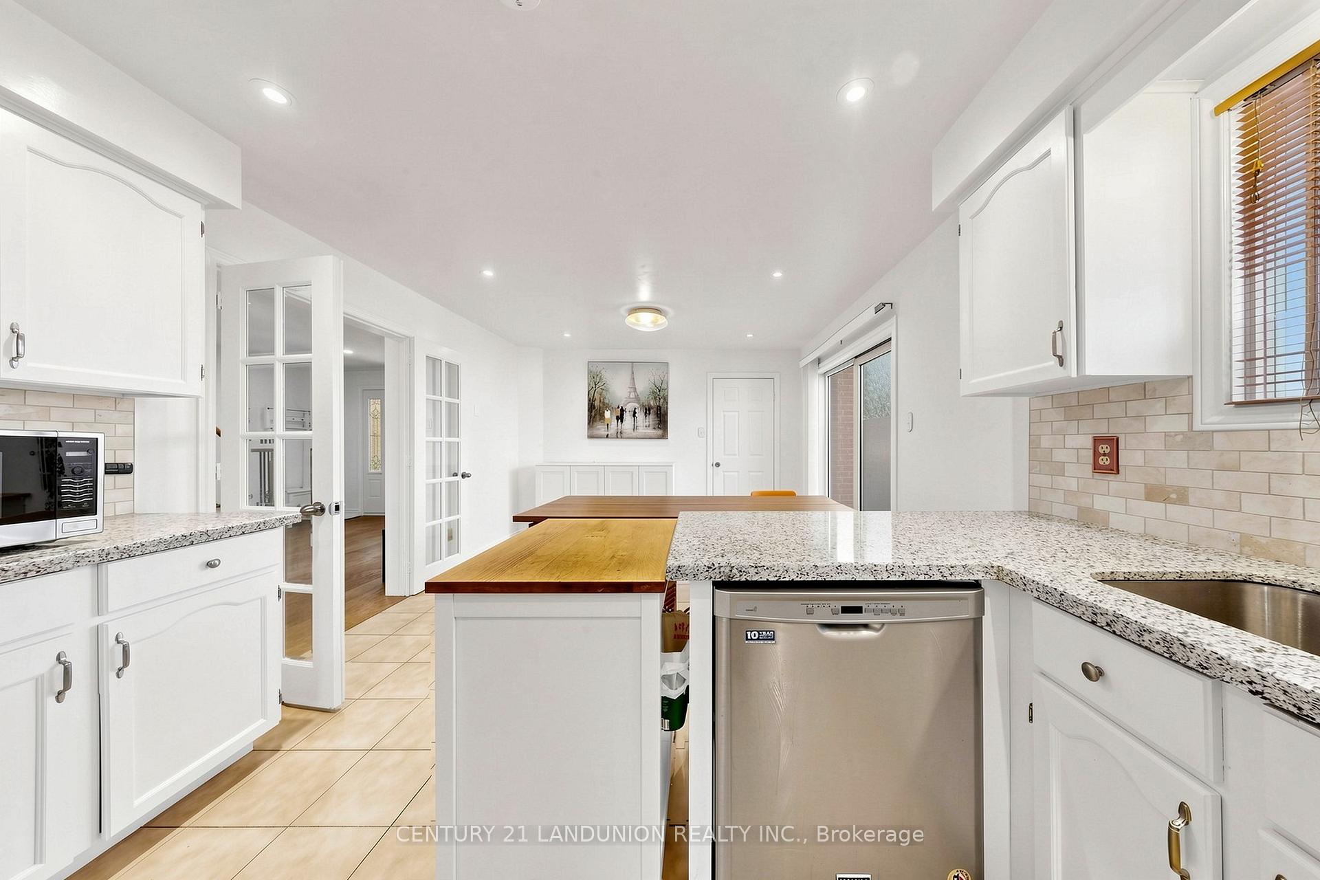 Photo 10 of 329 Atha Avenue, Richmond Hill, Harding — HOMEH