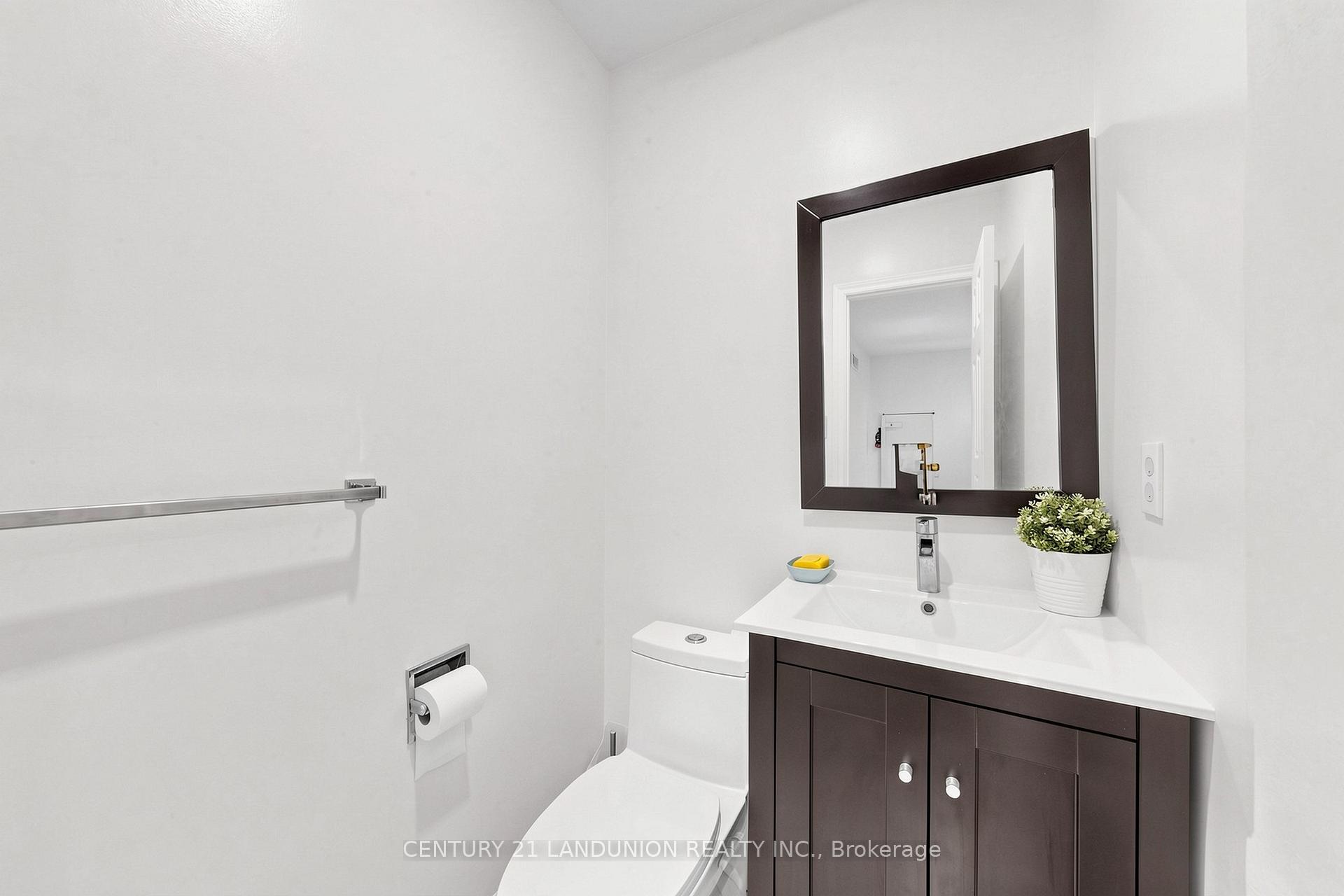 Photo 12 of 329 Atha Avenue, Richmond Hill, Harding — HOMEH