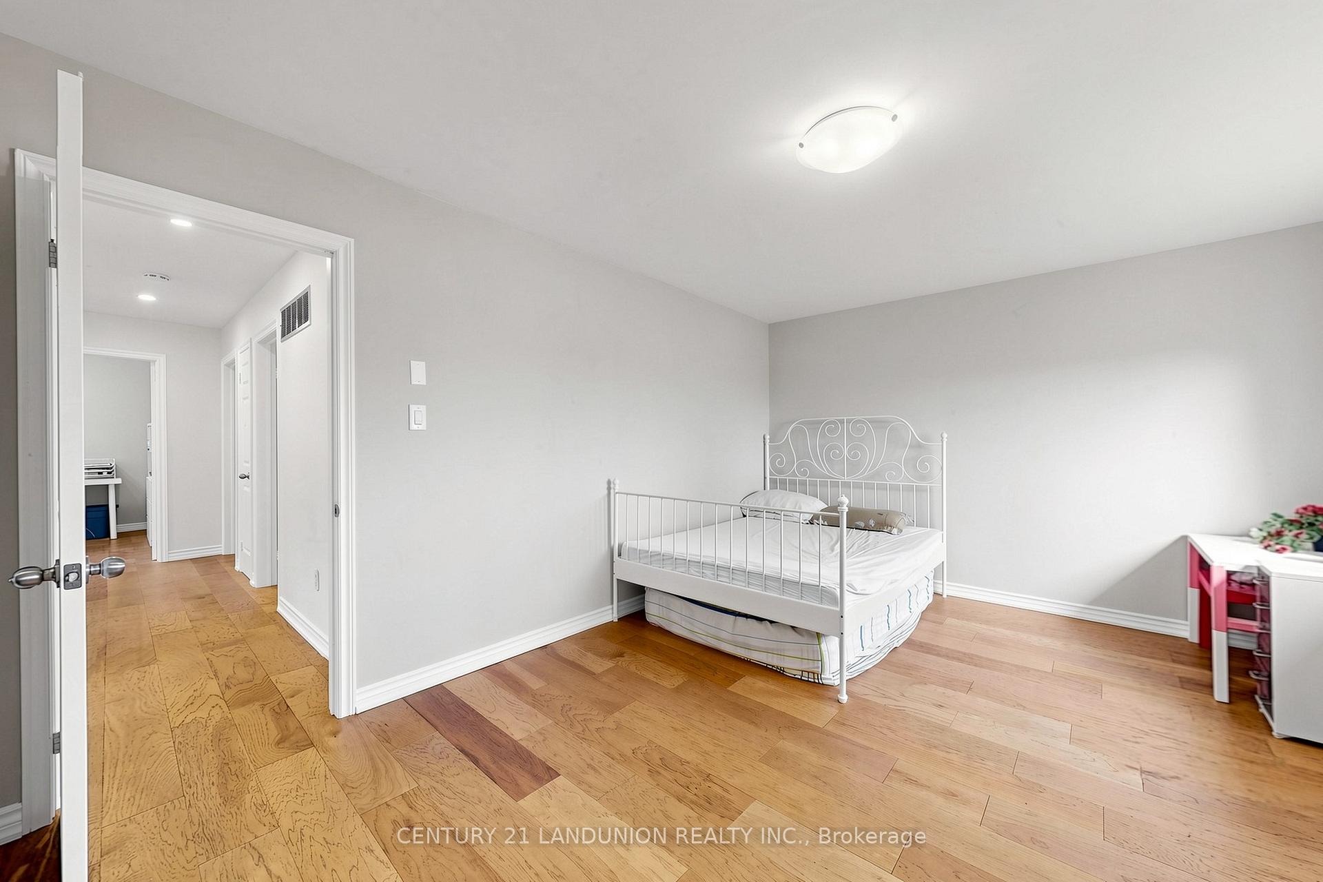 Photo 22 of 329 Atha Avenue, Richmond Hill, Harding — HOMEH