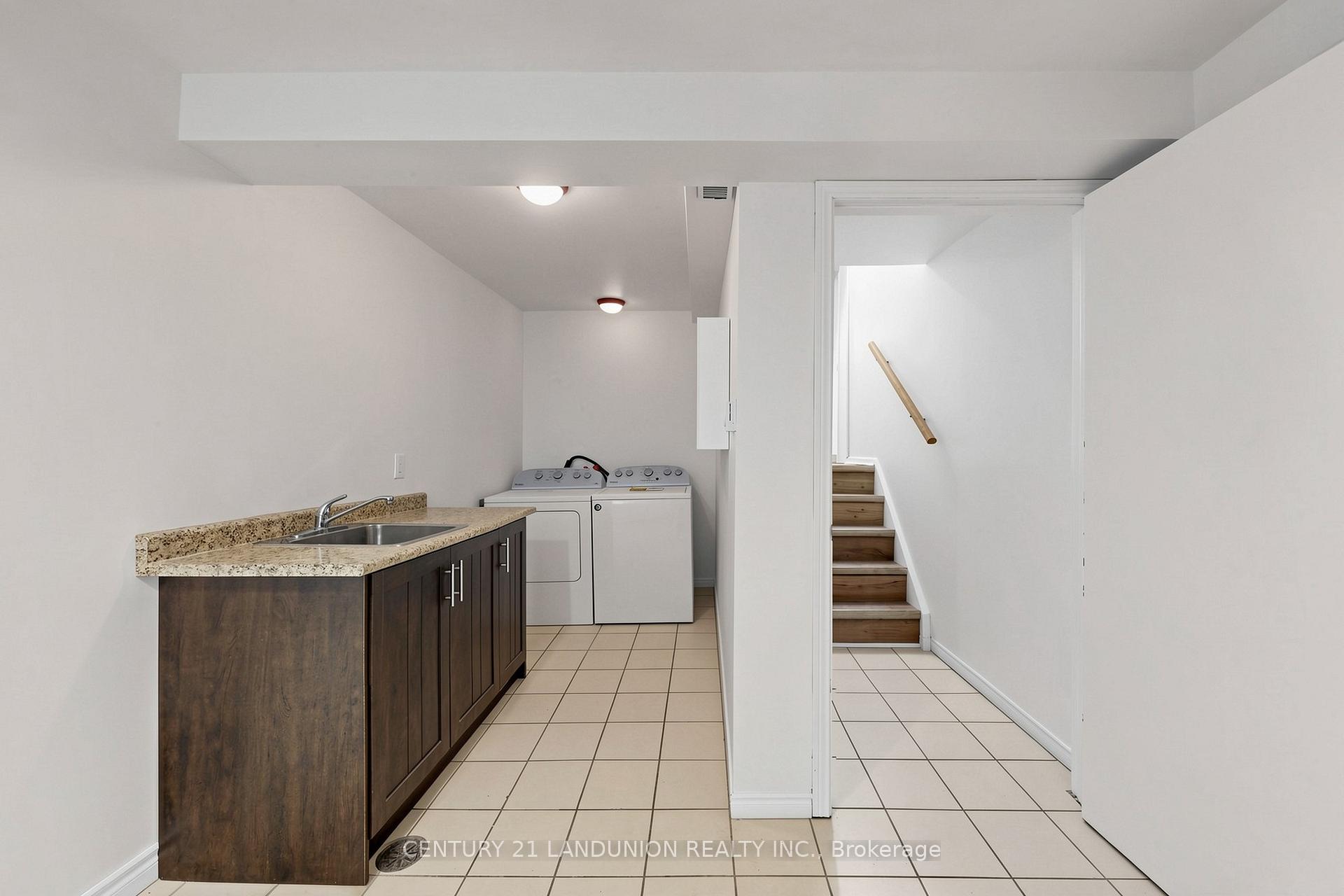 Photo 30 of 329 Atha Avenue, Richmond Hill, Harding — HOMEH