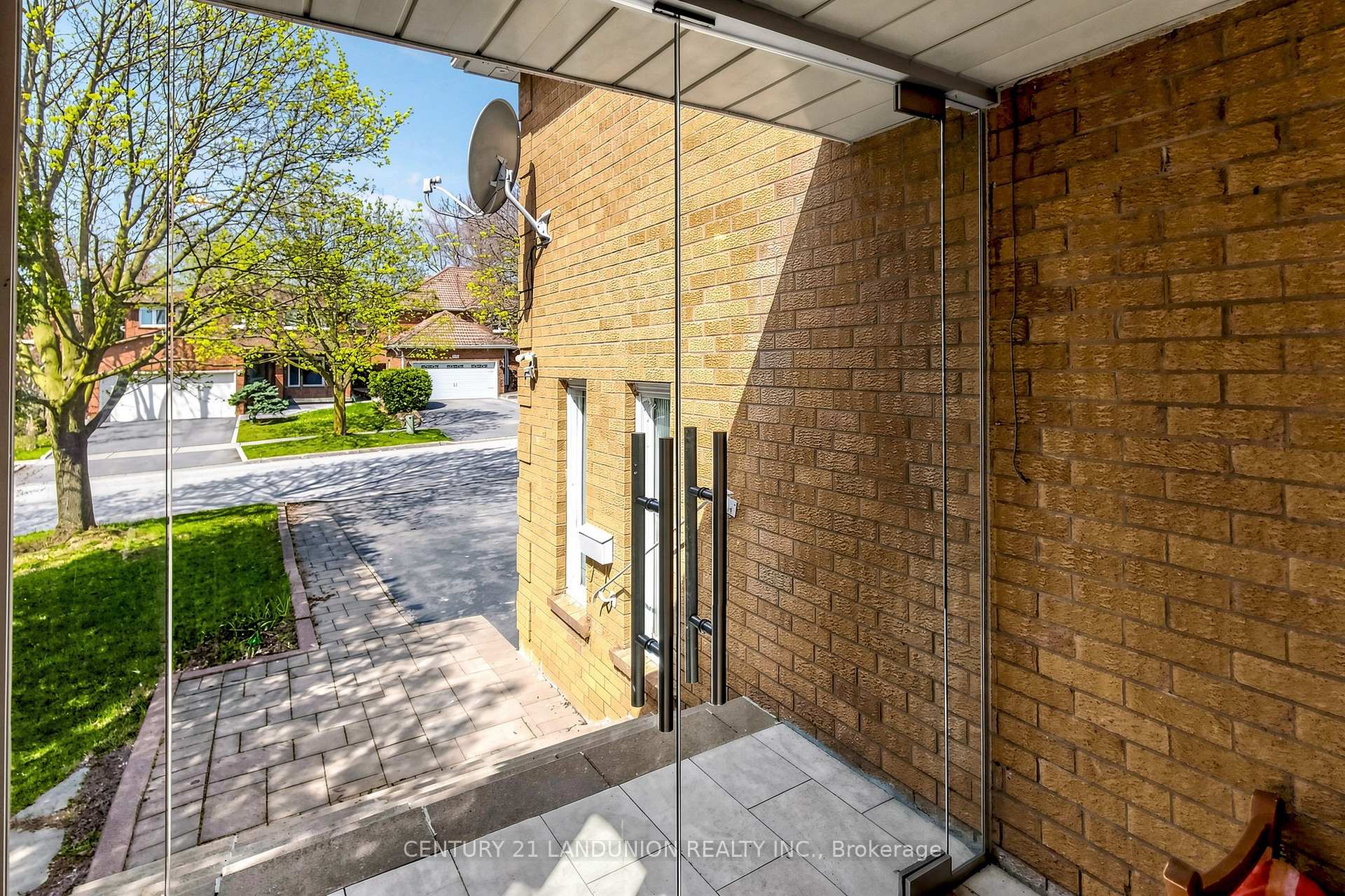 Photo 33 of 329 Atha Avenue, Richmond Hill, Harding — HOMEH