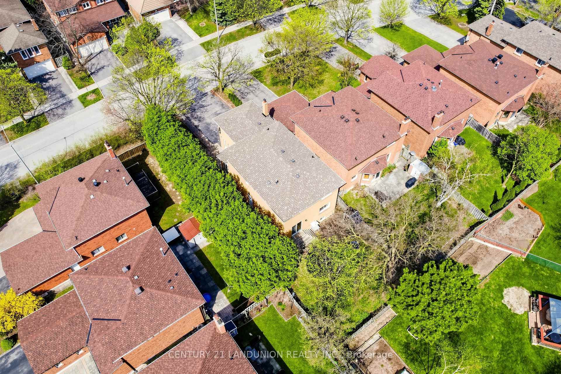 Photo 34 of 329 Atha Avenue, Richmond Hill, Harding — HOMEH