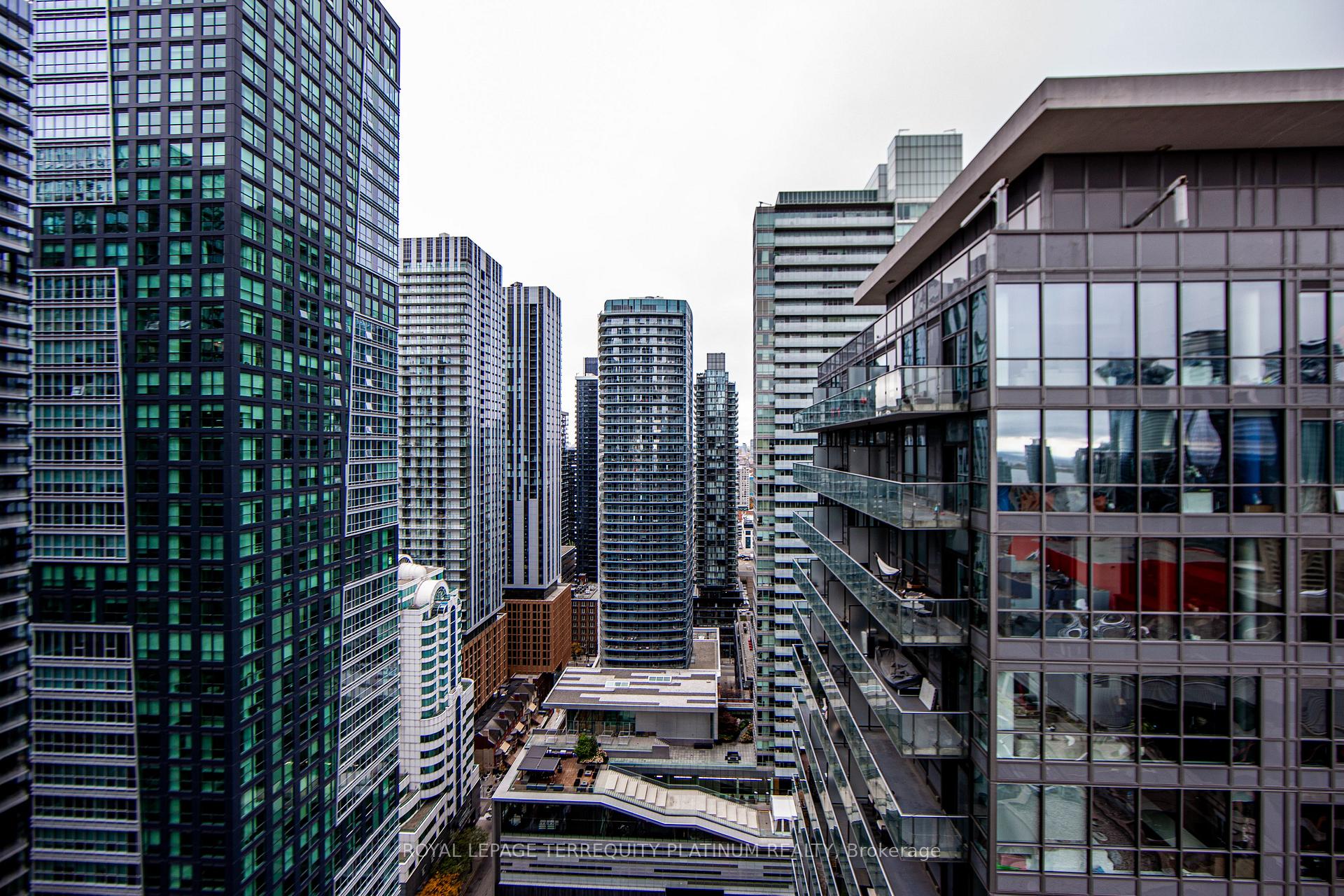 Photo 15 of Unit 2906, 15 Mercer Street, Toronto, Waterfront Communities — HOMEH