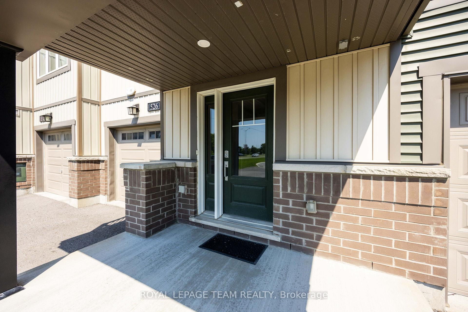 Photo 2 of 526 Clemency Crescent, Ottawa, Barrhaven - Heritage Park — HOMEH