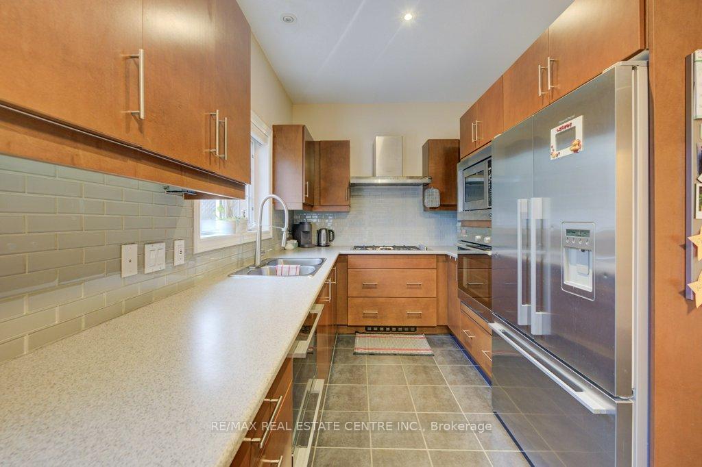 Photo 9 of 28 Glendarling Crescent, Hamilton, Winona Park — HOMEH