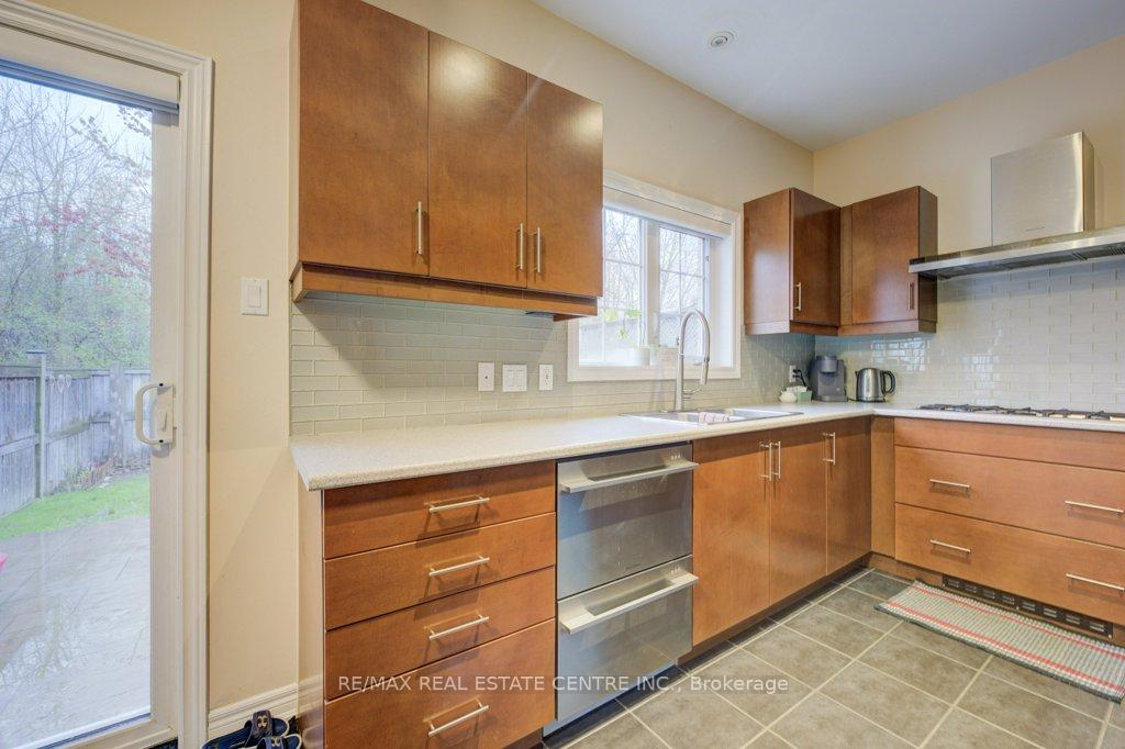 Photo 10 of 28 Glendarling Crescent, Hamilton, Winona Park — HOMEH