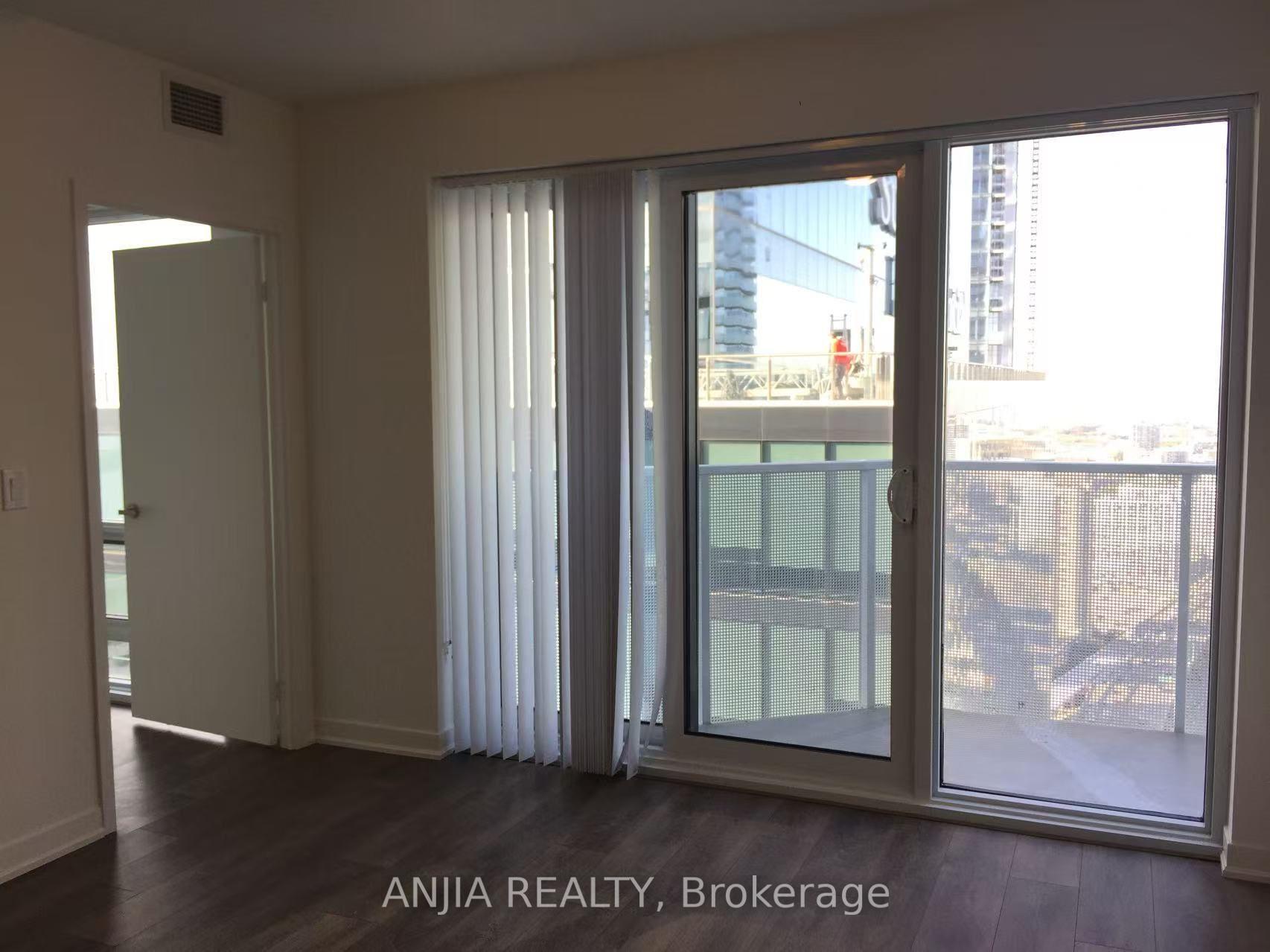 Photo 4 of Unit 4701, 100 Harbour Street E, Toronto, Waterfront Communities — HOMEH