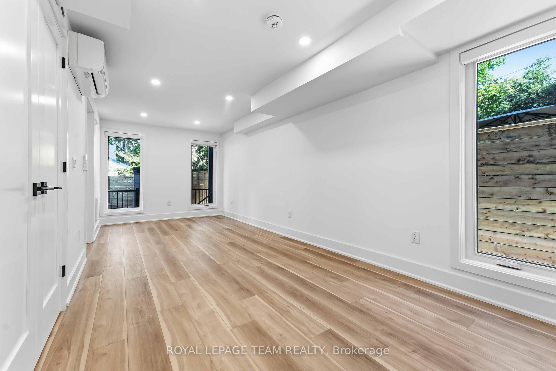 Photo 4 of Unit 4, 549 Melbourne Avenue, Ottawa, McKellar/Highland — HOMEH