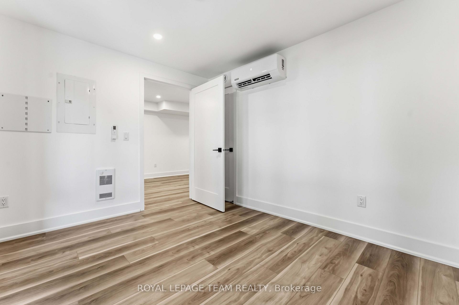 Photo 12 of Unit 4, 549 Melbourne Avenue, Ottawa, McKellar/Highland — HOMEH