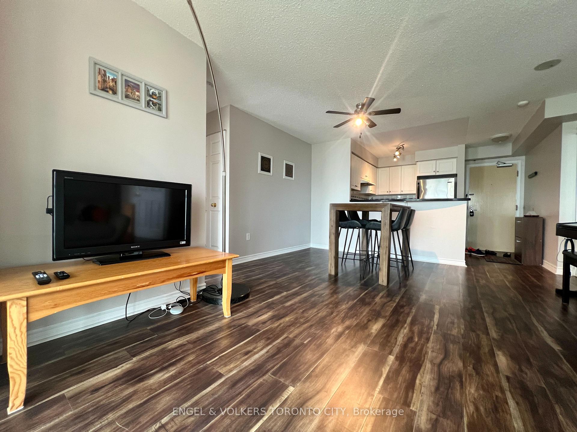Photo 3 of Unit 2215, 7 Lorraine Drive, North York, Willowdale West — HOMEH