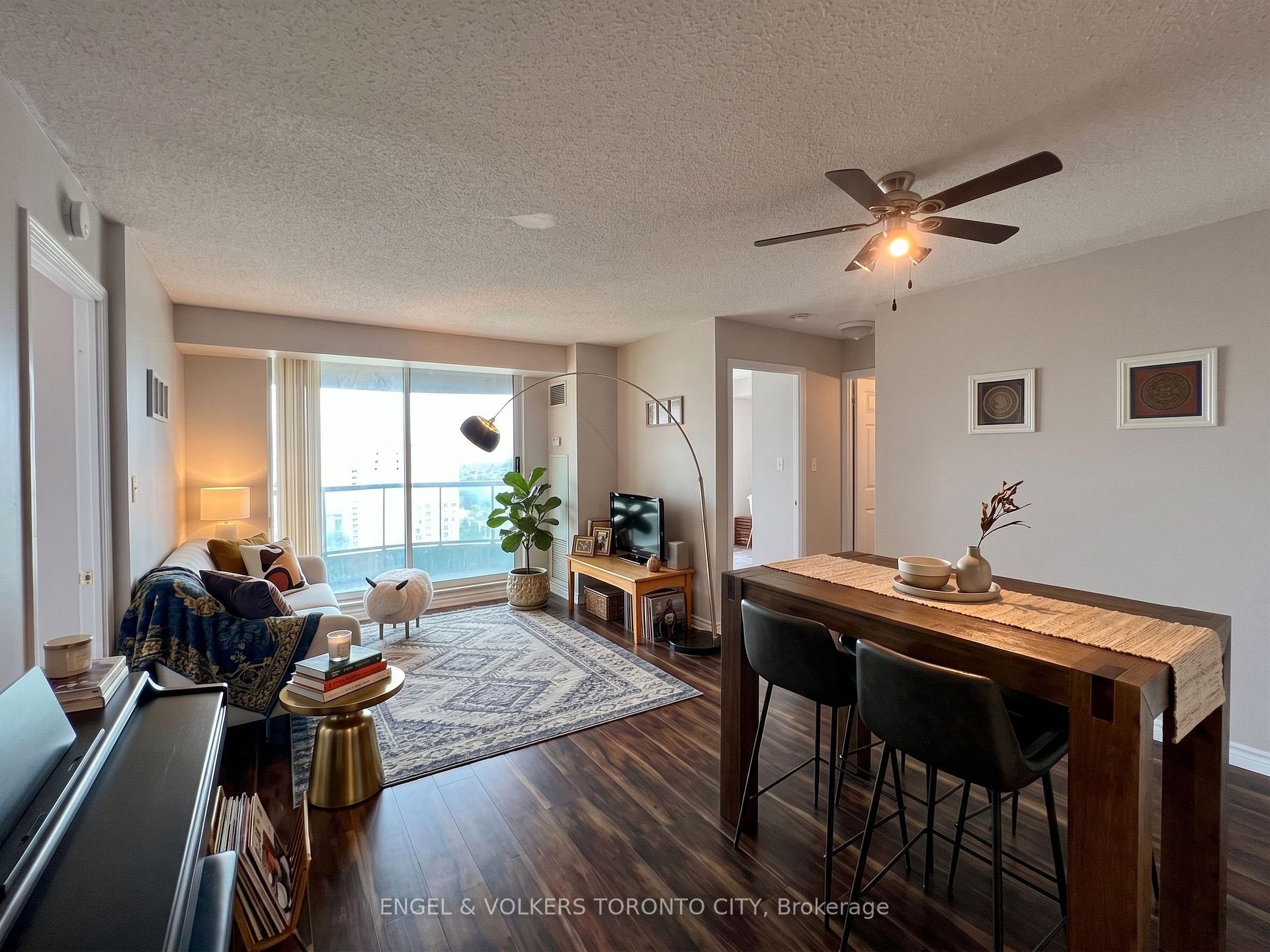 Photo 4 of Unit 2215, 7 Lorraine Drive, North York, Willowdale West — HOMEH