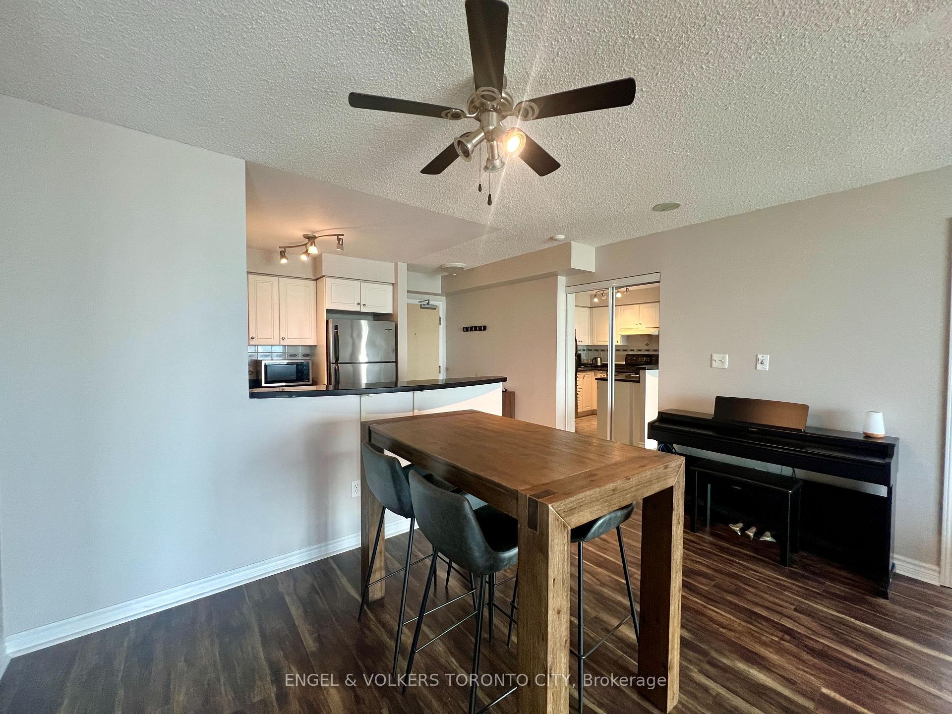 Photo 5 of Unit 2215, 7 Lorraine Drive, North York, Willowdale West — HOMEH