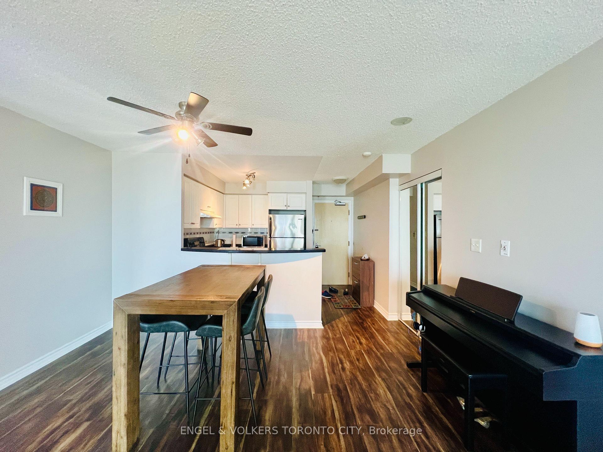 Photo 8 of Unit 2215, 7 Lorraine Drive, North York, Willowdale West — HOMEH