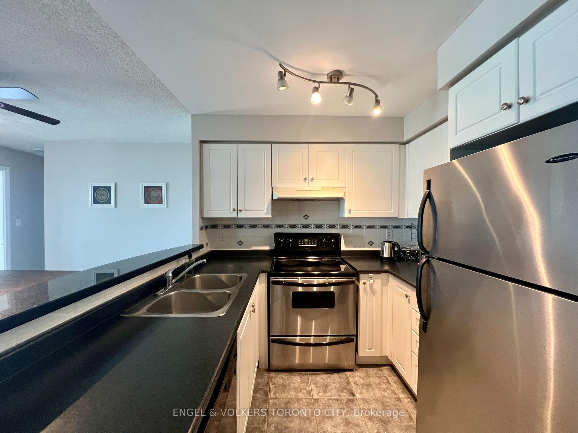 Photo 12 of Unit 2215, 7 Lorraine Drive, North York, Willowdale West — HOMEH