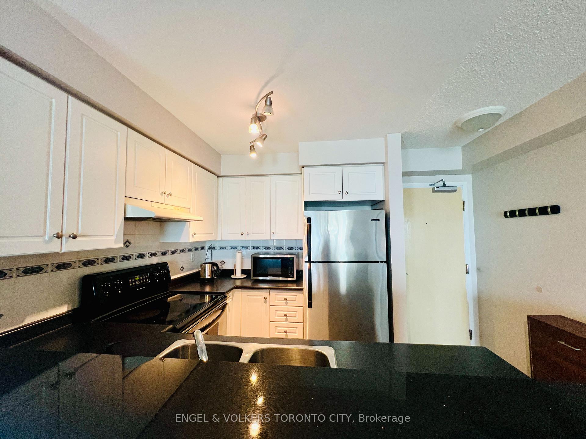 Photo 13 of Unit 2215, 7 Lorraine Drive, North York, Willowdale West — HOMEH