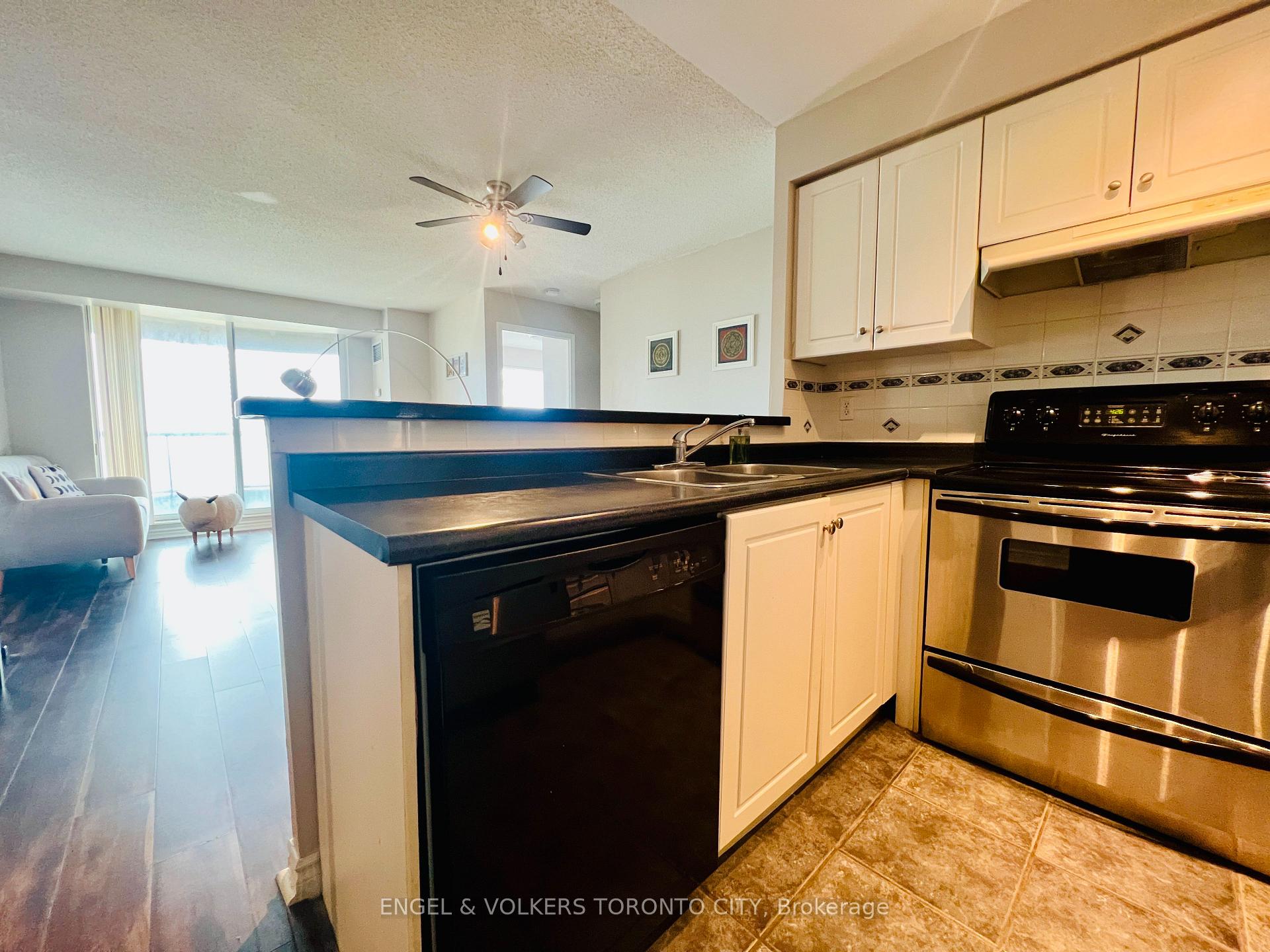 Photo 14 of Unit 2215, 7 Lorraine Drive, North York, Willowdale West — HOMEH