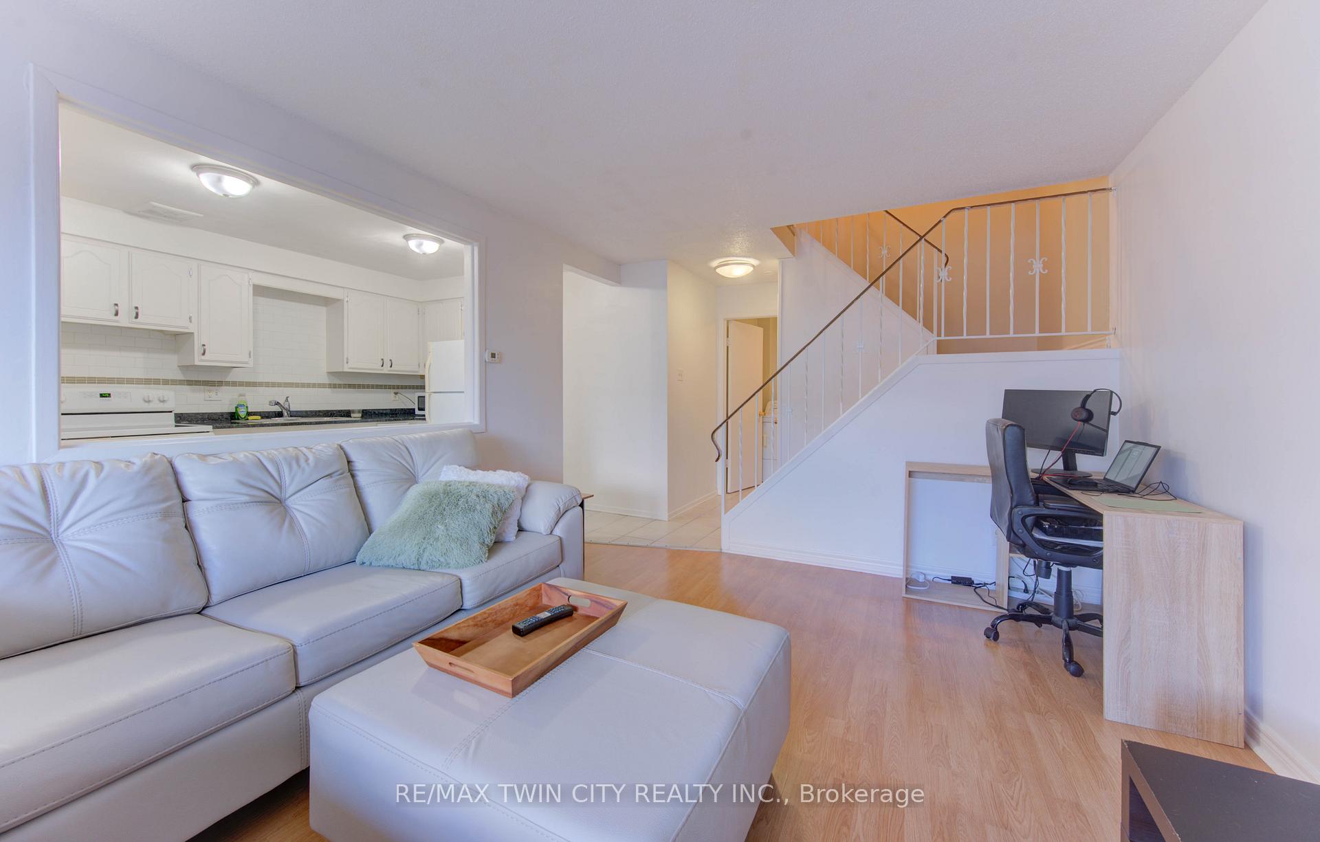 Photo 4 of Unit 47, 14 Williamsburg Road, Kitchener, Laurentian Hills — HOMEH