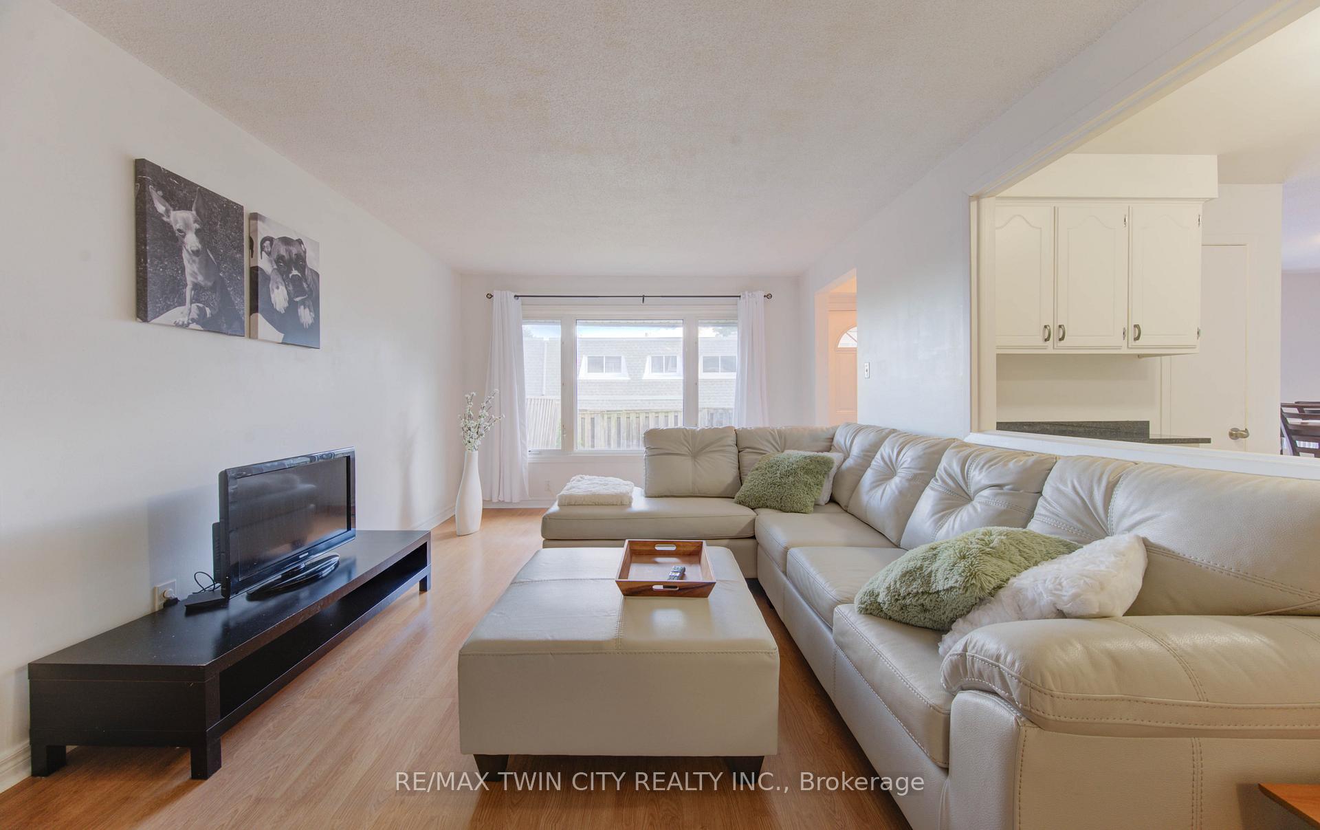 Photo 3 of Unit 47, 14 Williamsburg Road, Kitchener, Laurentian Hills — HOMEH